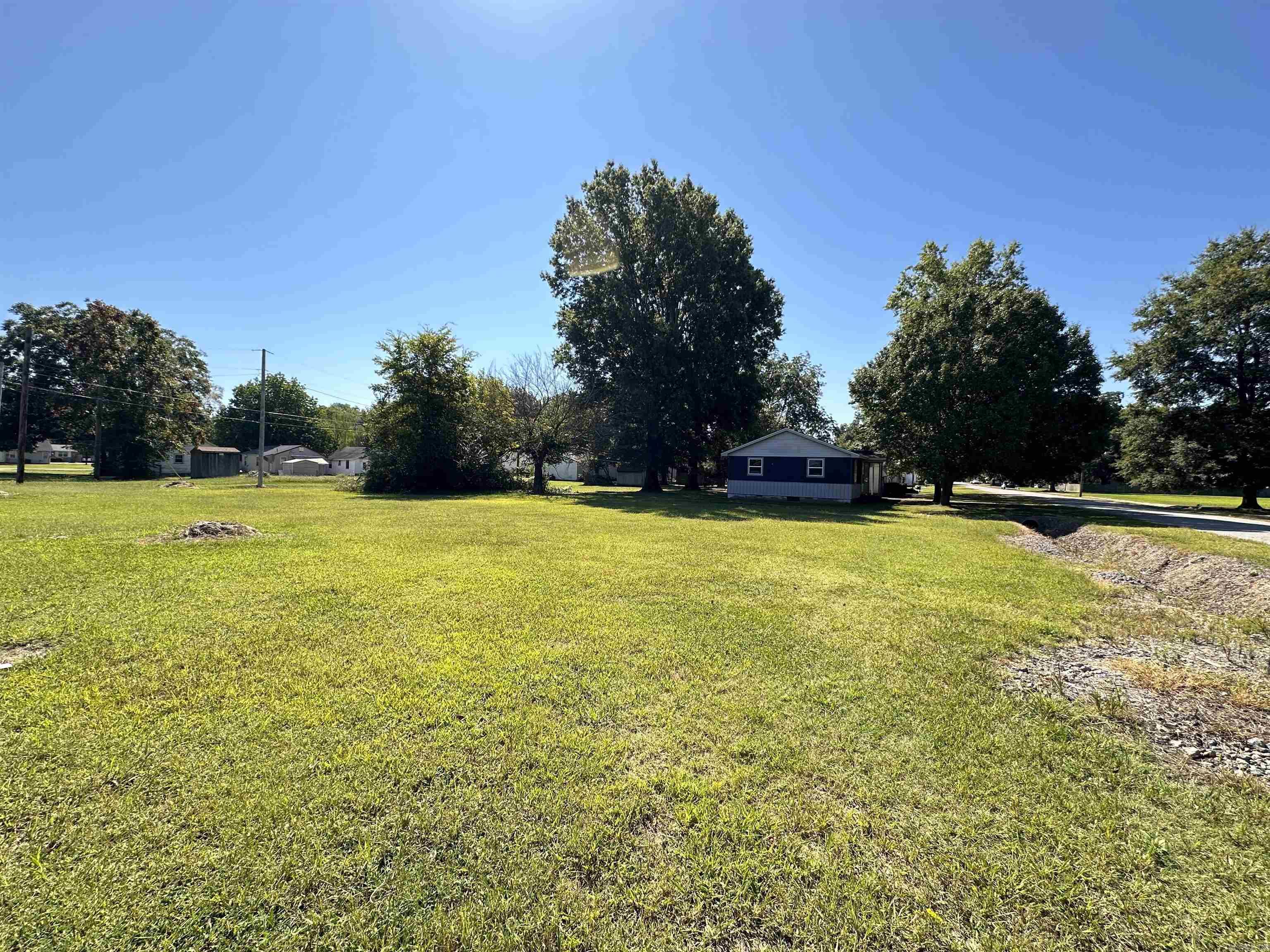 489/ 475 N Taylor Avenue Property Photo