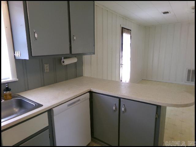 1202 N Holly Street Property Photo 6