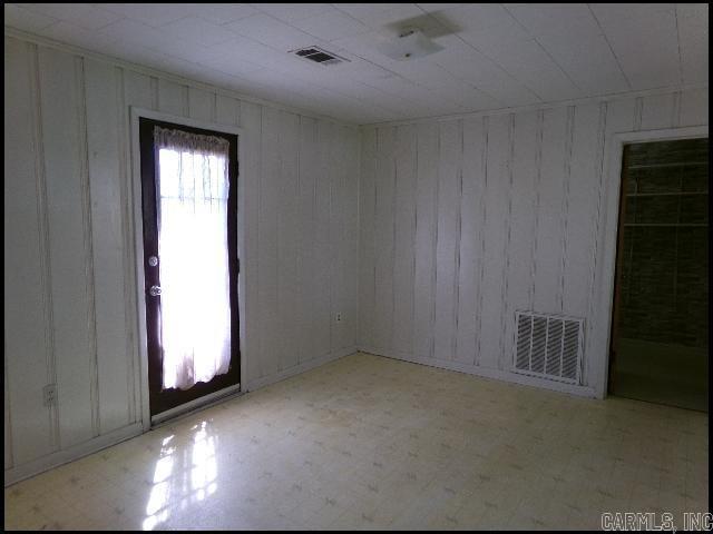 1202 N Holly Street Property Photo 7