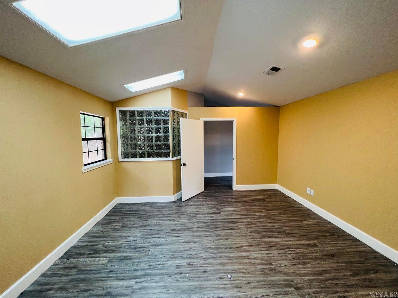 1204 S Rogers St Property Photo 14