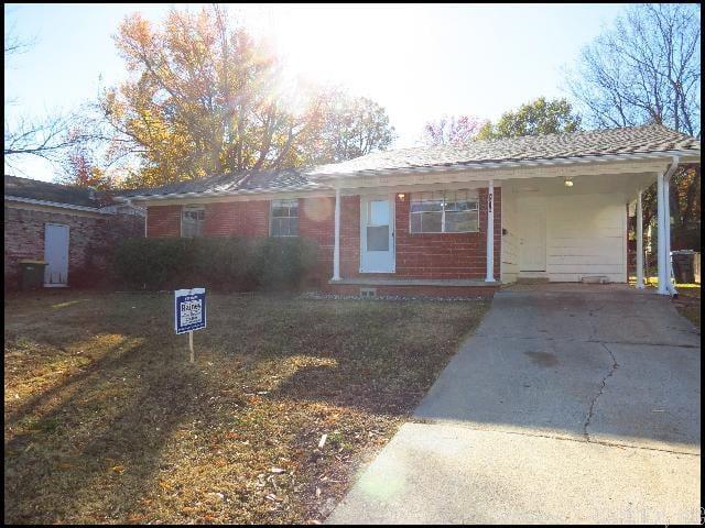 9215 Clover Hill Road Property Photo 1
