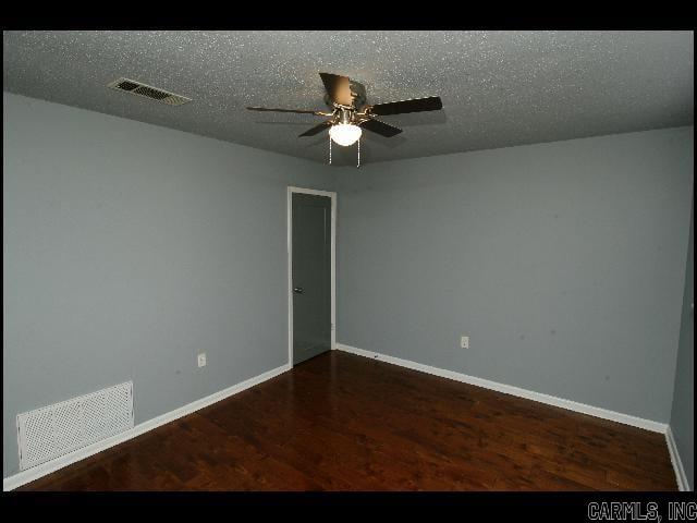 8115 N Claremont Ave Property Photo 4
