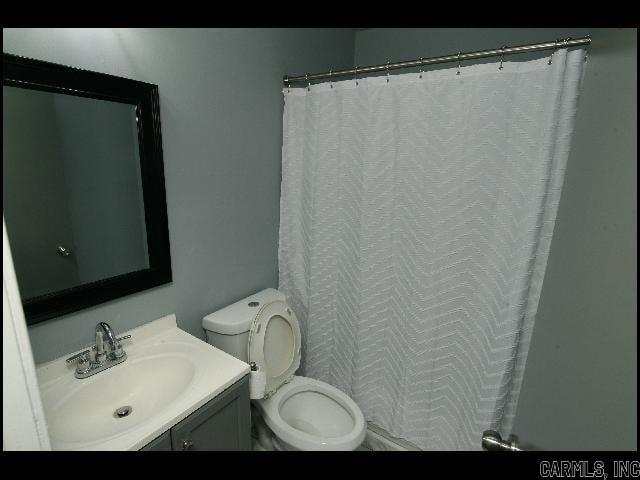8115 N Claremont Ave Property Photo 9