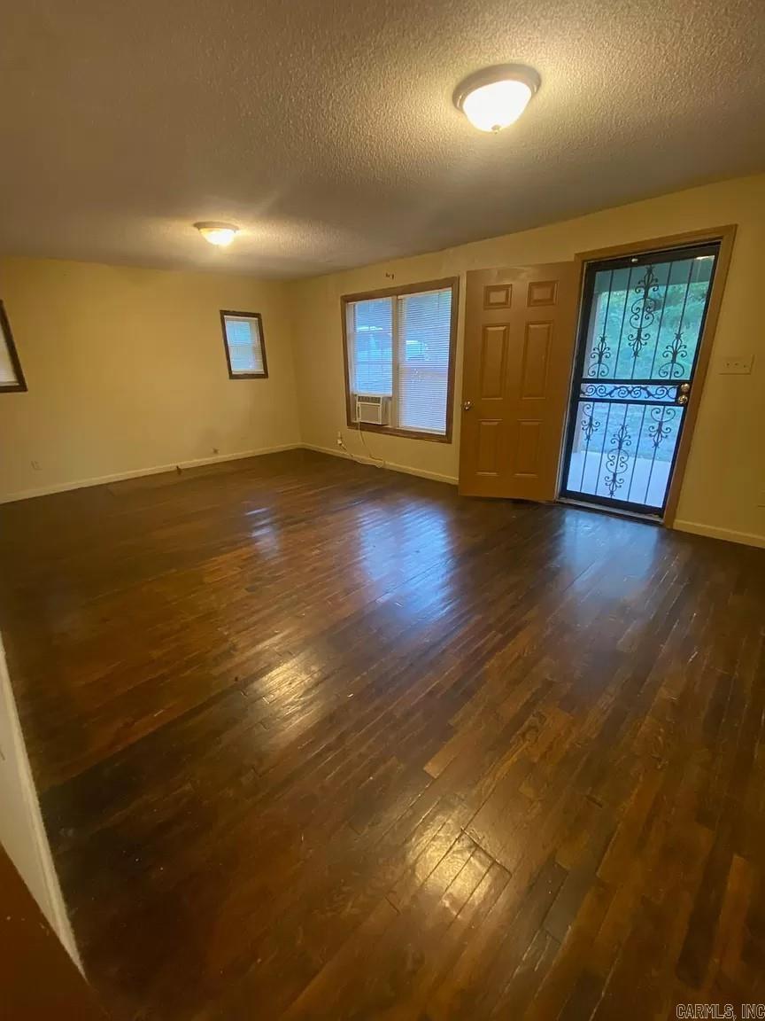 3117 Pulaski Street Property Photo 6