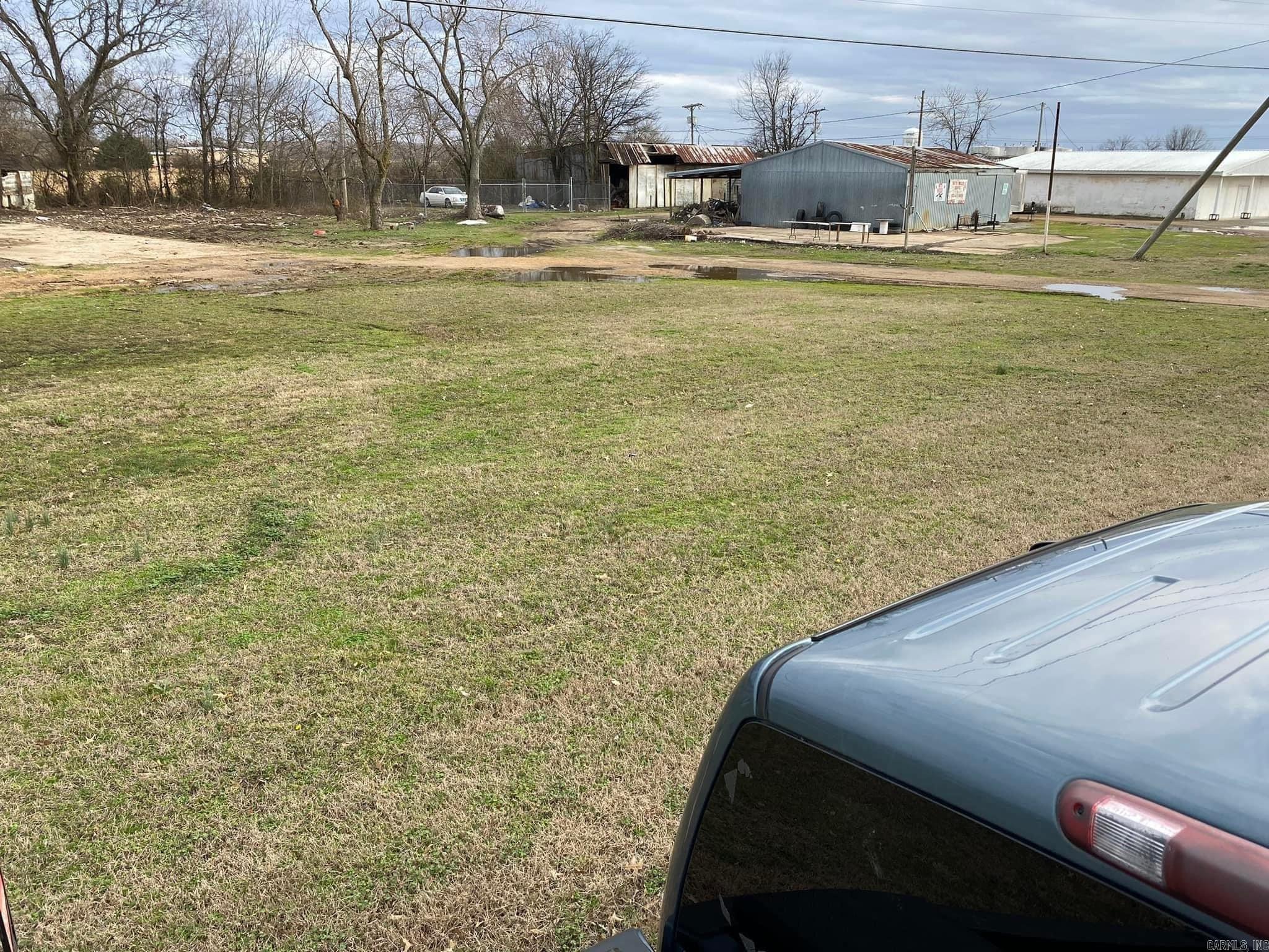 1424 S Falls Blvd Property Photo 3