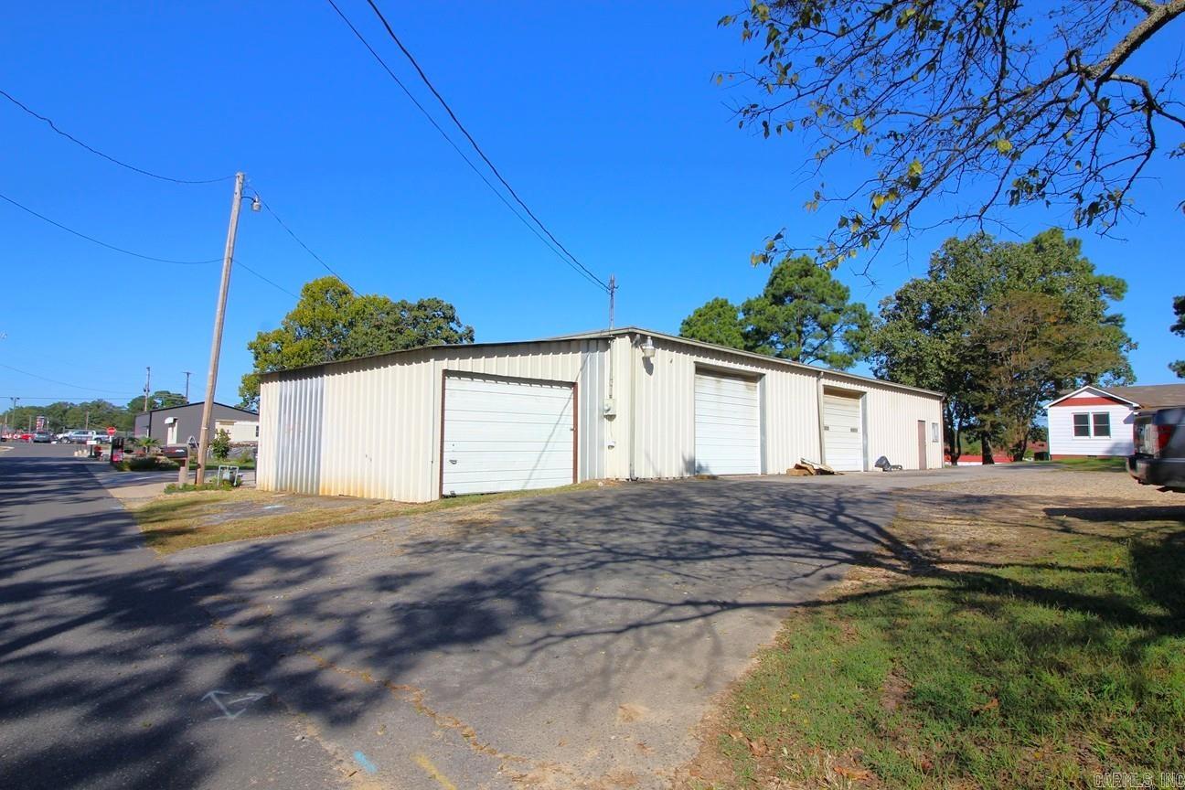 1347,1349,1369 Airport Road Property Photo 35