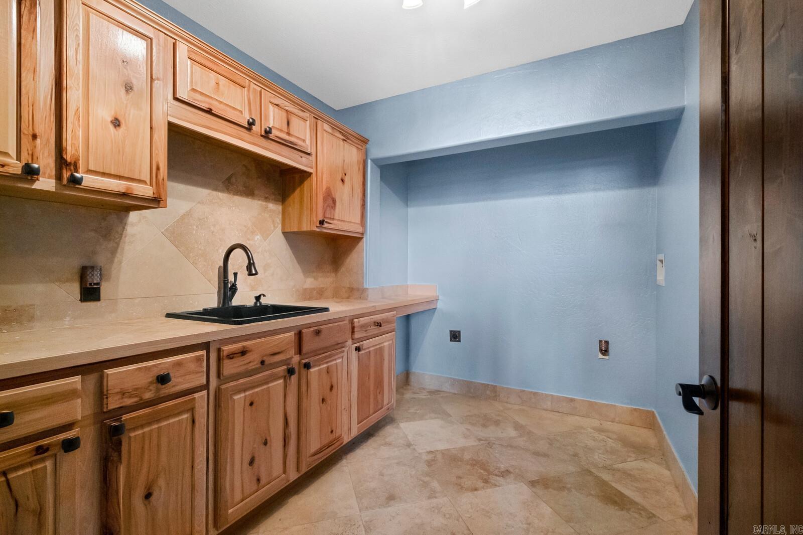 768 Cobblestone Lane Property Photo 32