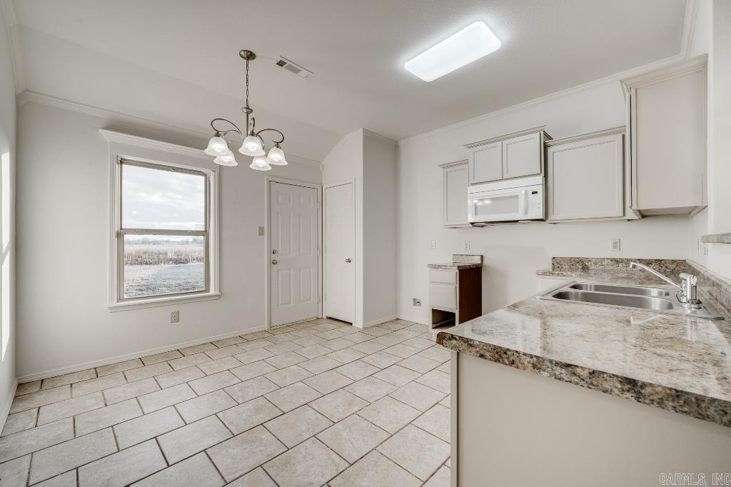 1023 Anemone Drive Property Photo 7