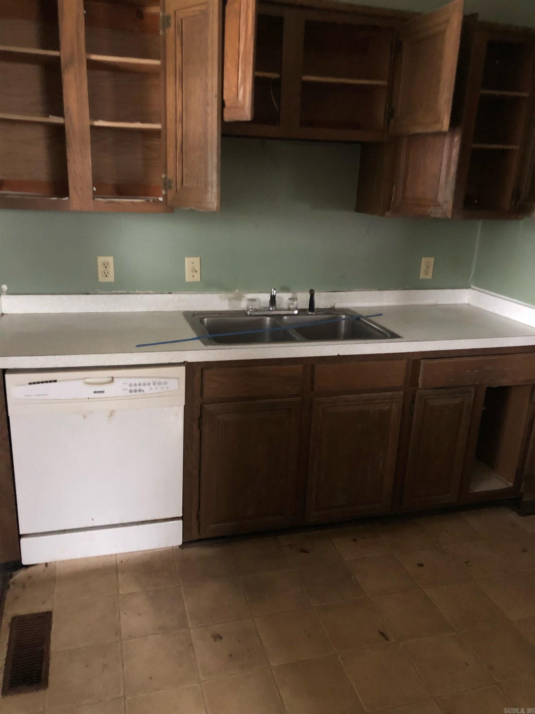 1006 Hickey Street Property Photo 3