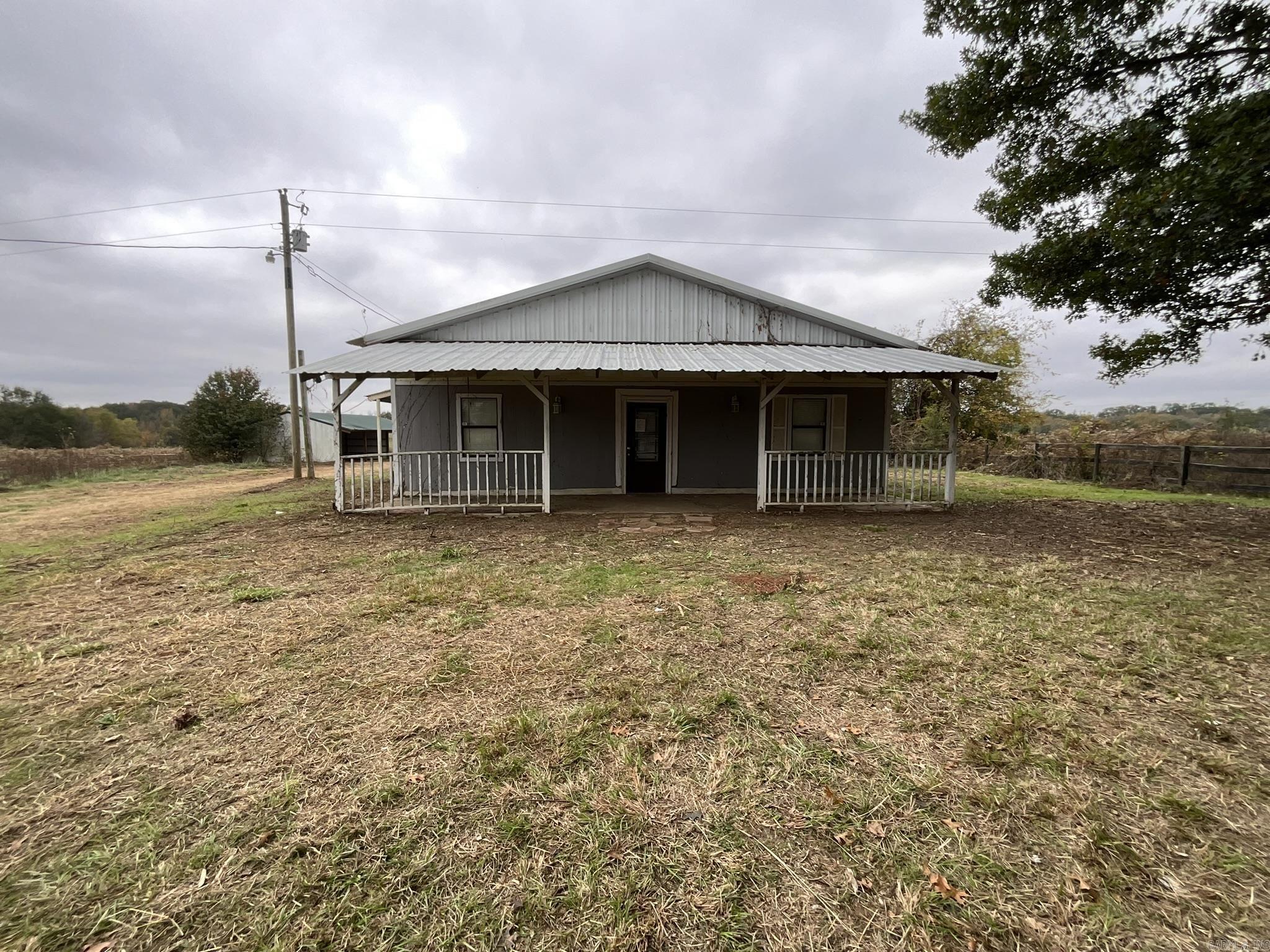 702 S Highway 41 Property Photo
