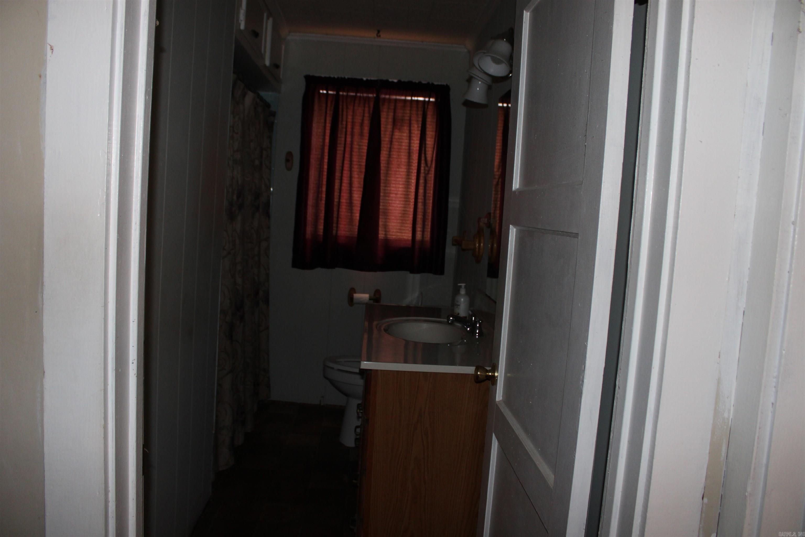 206 Oak Property Photo 7