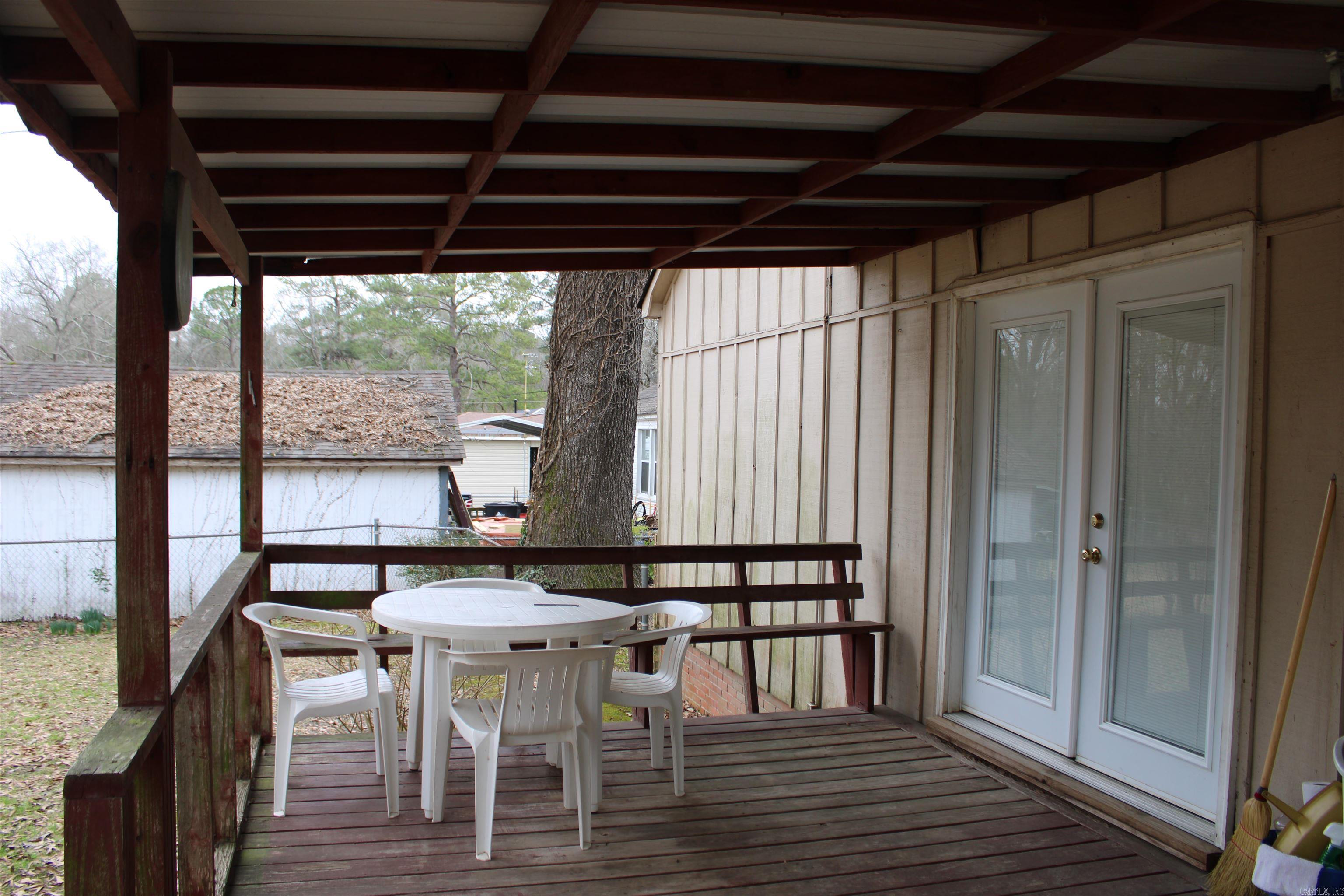 206 Oak Property Photo 14