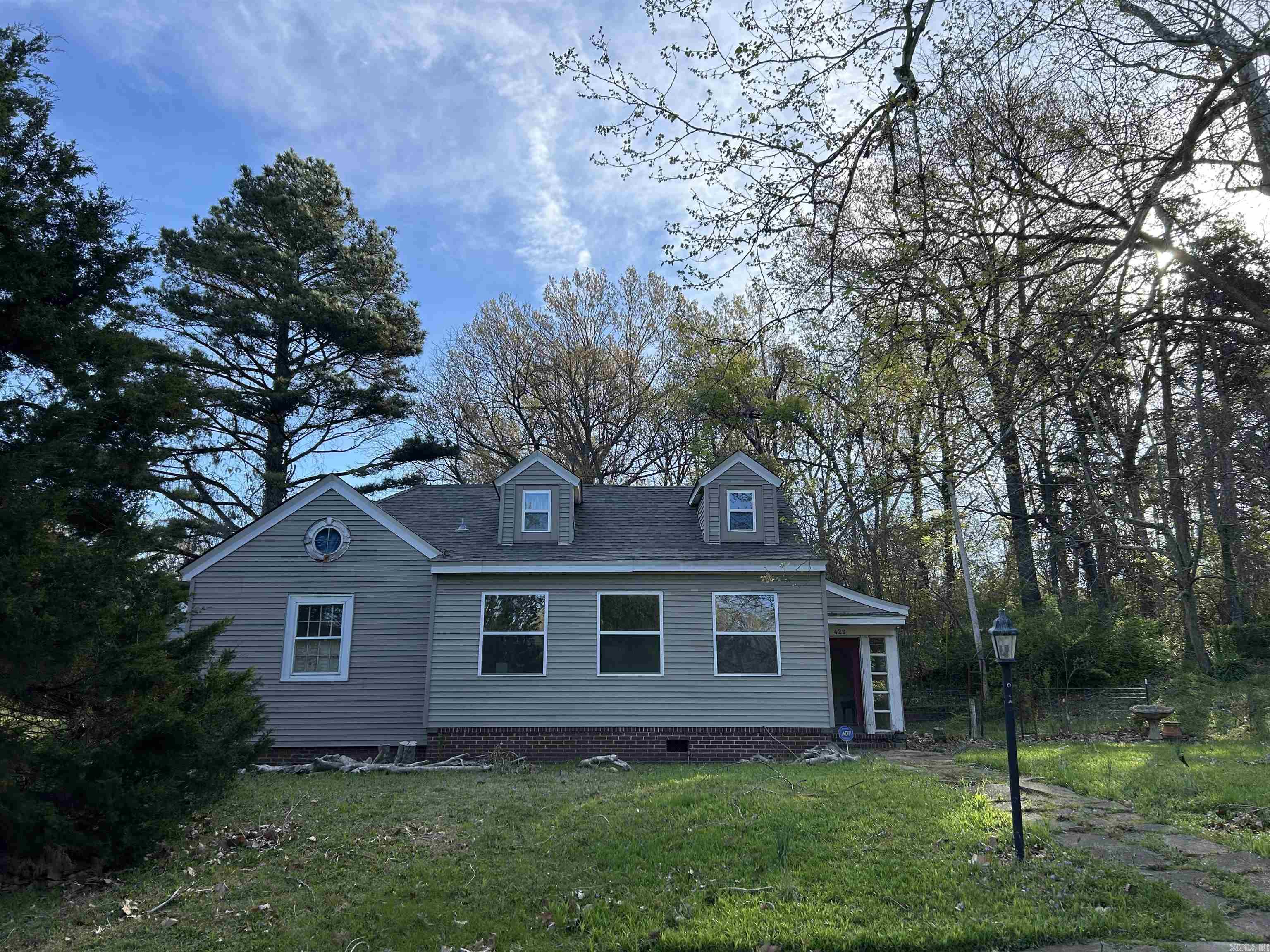 429 East St Property Photo 3