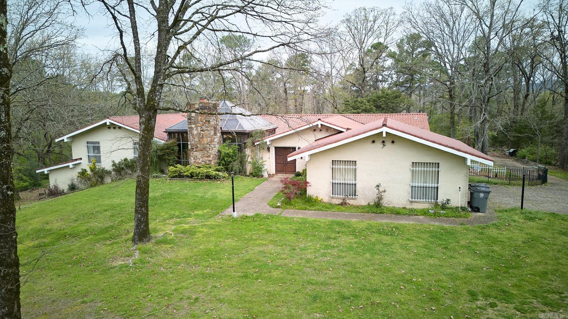 301 Whispering Hills Street Property Photo