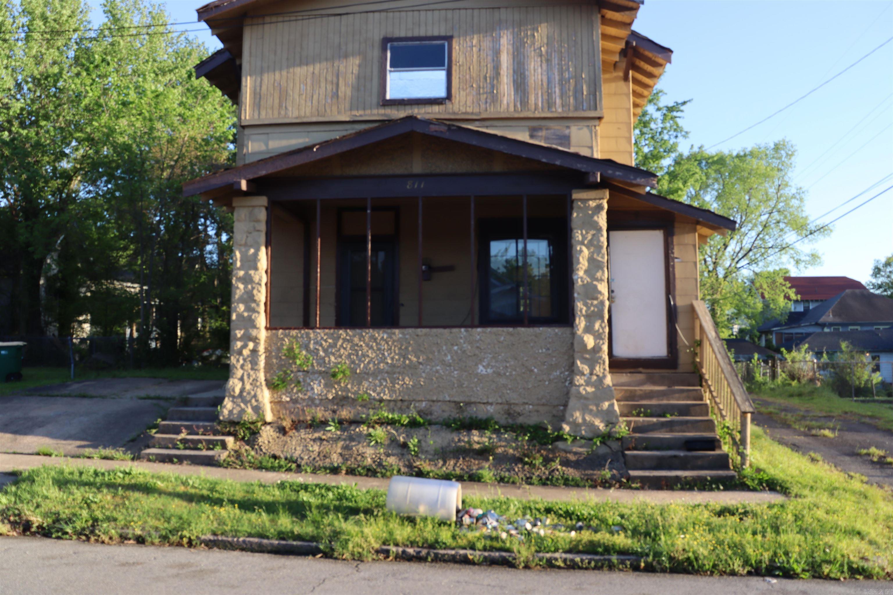 811 W 28th Street Property Photo 1