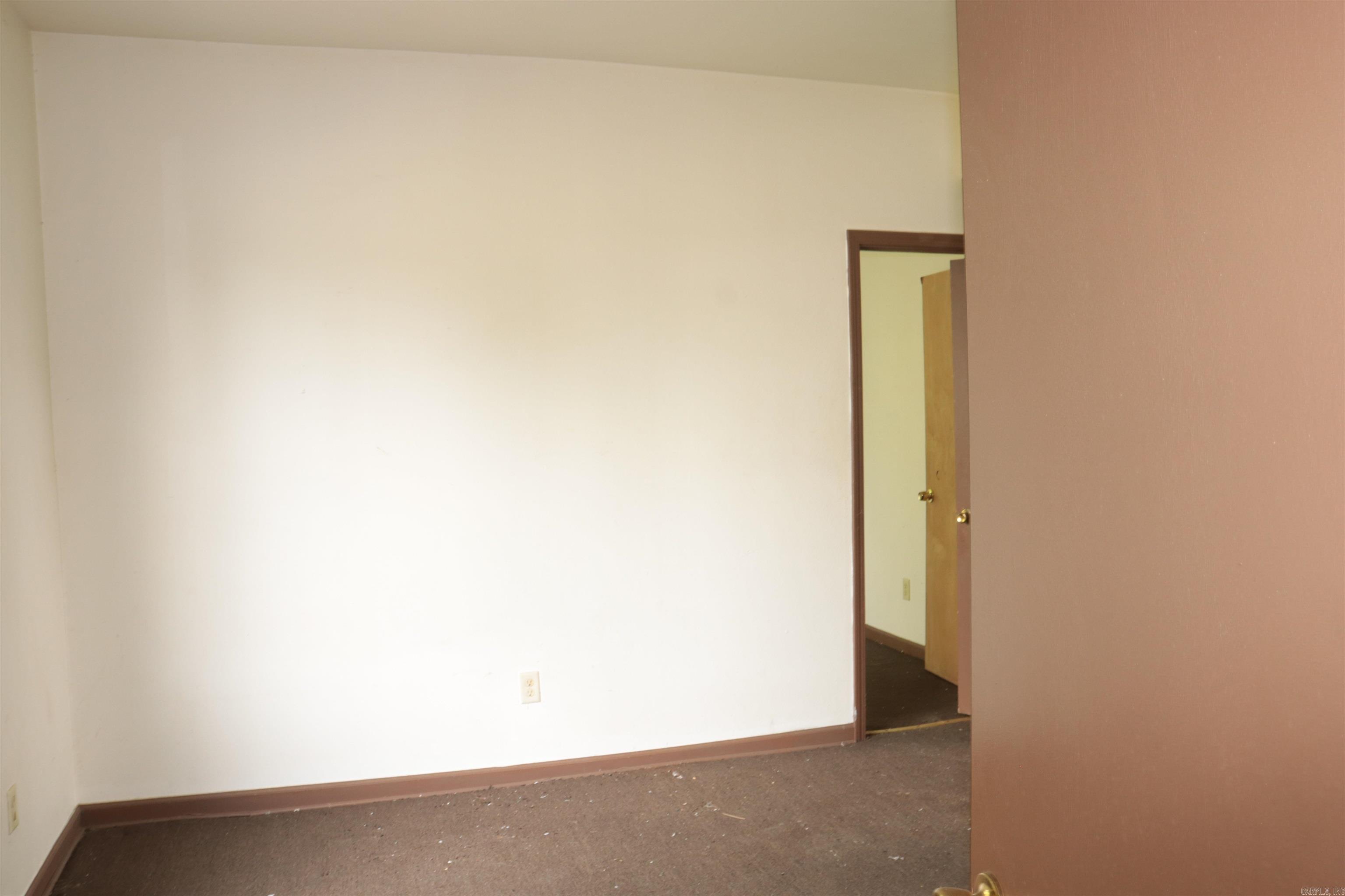 811 W 28th Street Property Photo 3
