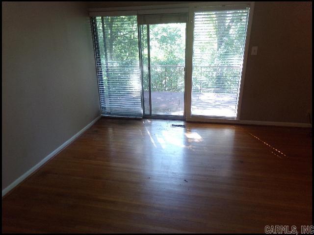 5025 Lakeview Property Photo 5