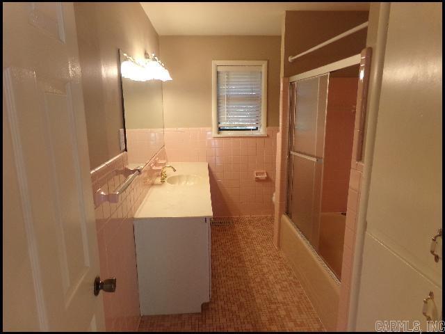 5025 Lakeview Property Photo 9