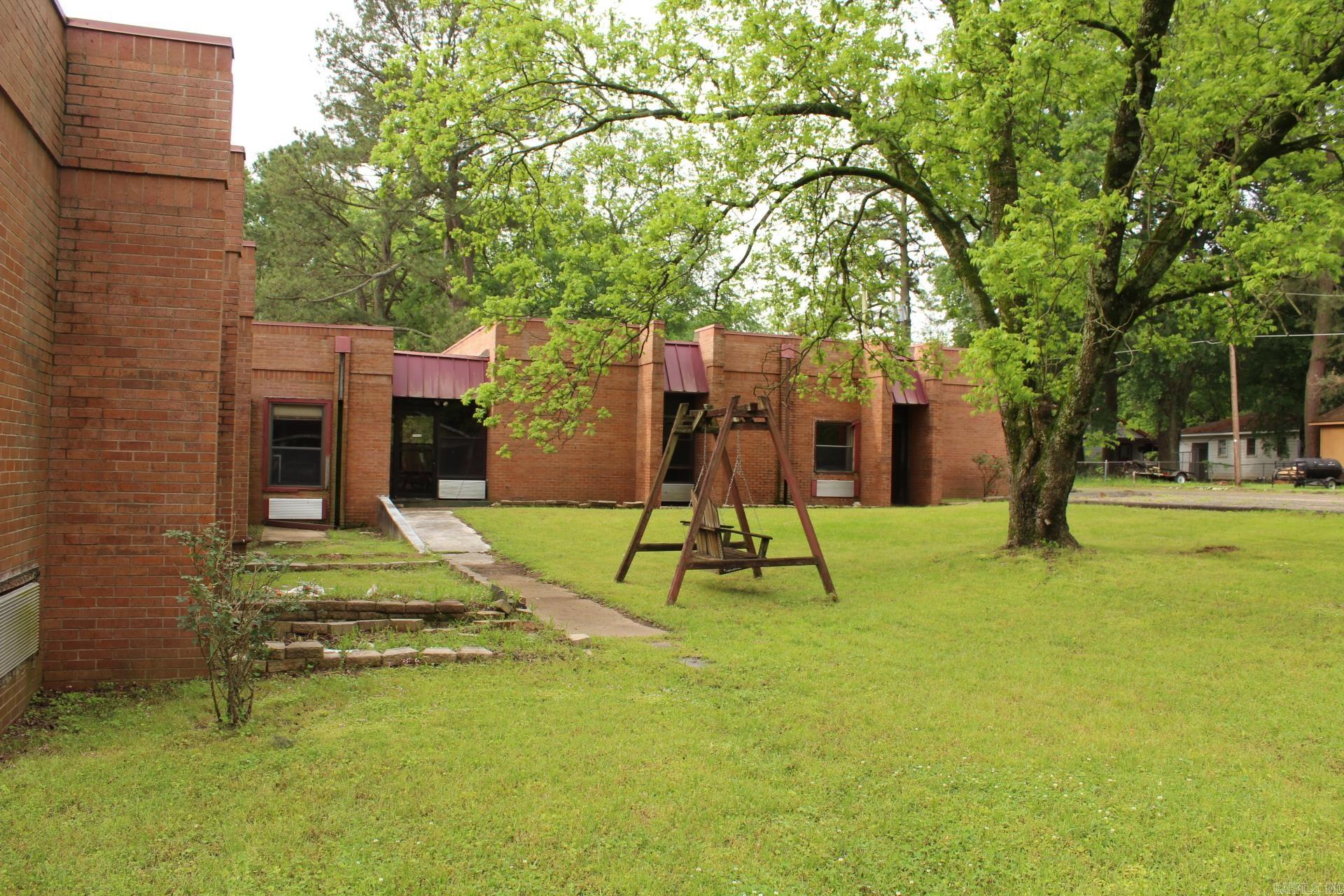 625 N Main Street Property Photo 4