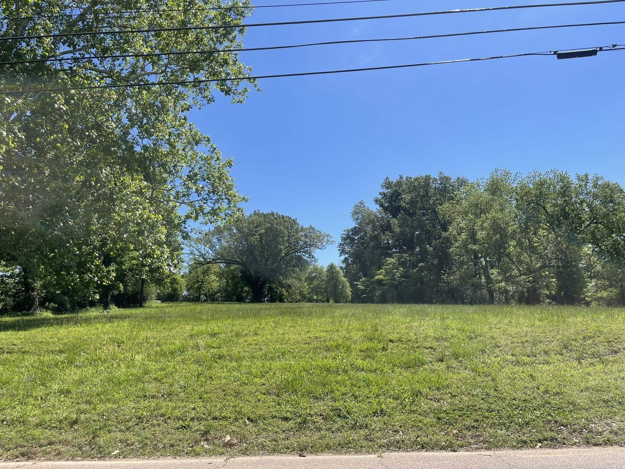 211 N Forrest St Property Photo 1