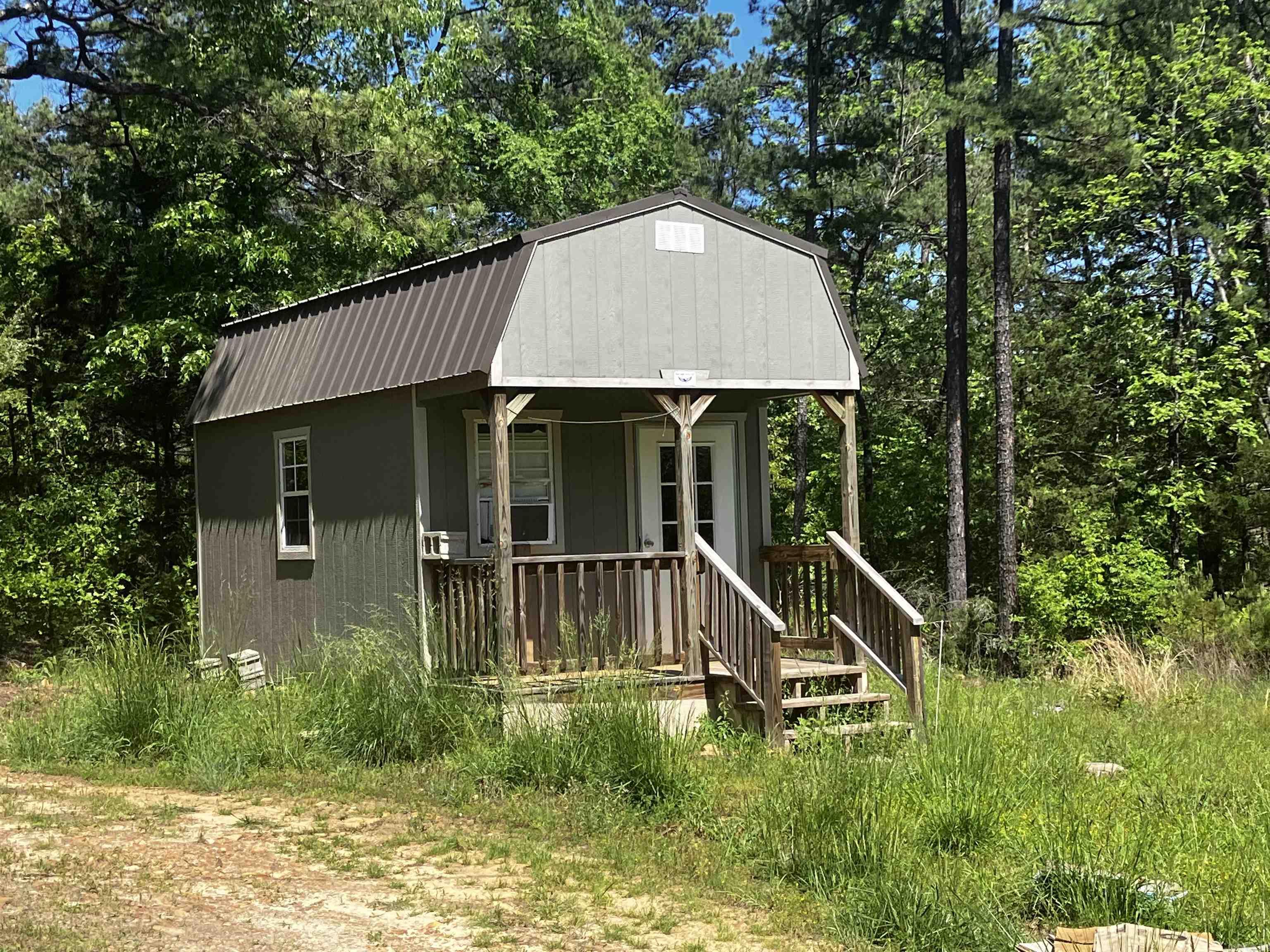 734 W Spring Hill Road Property Photo 1