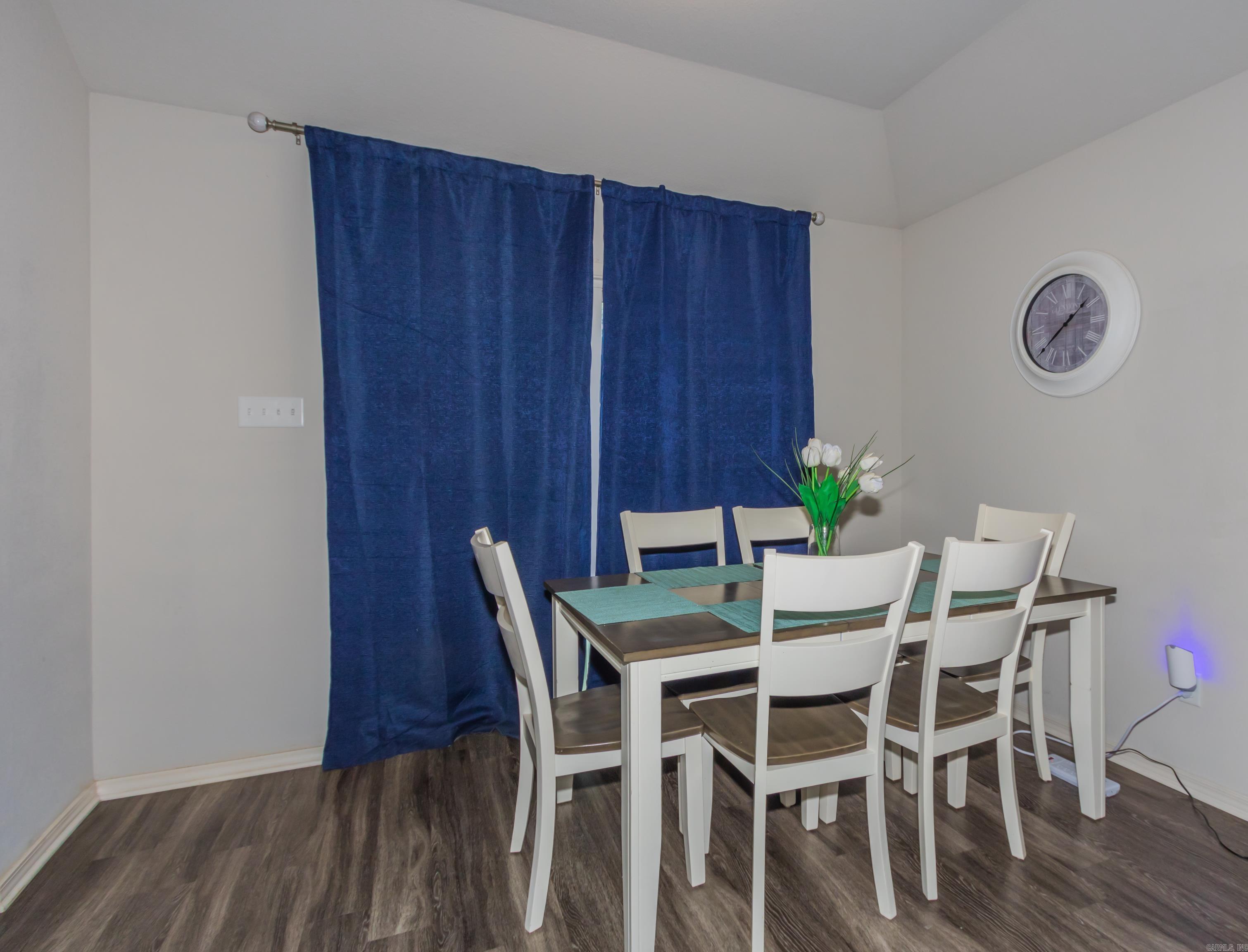 5001 Woodstream Drive Property Photo 9