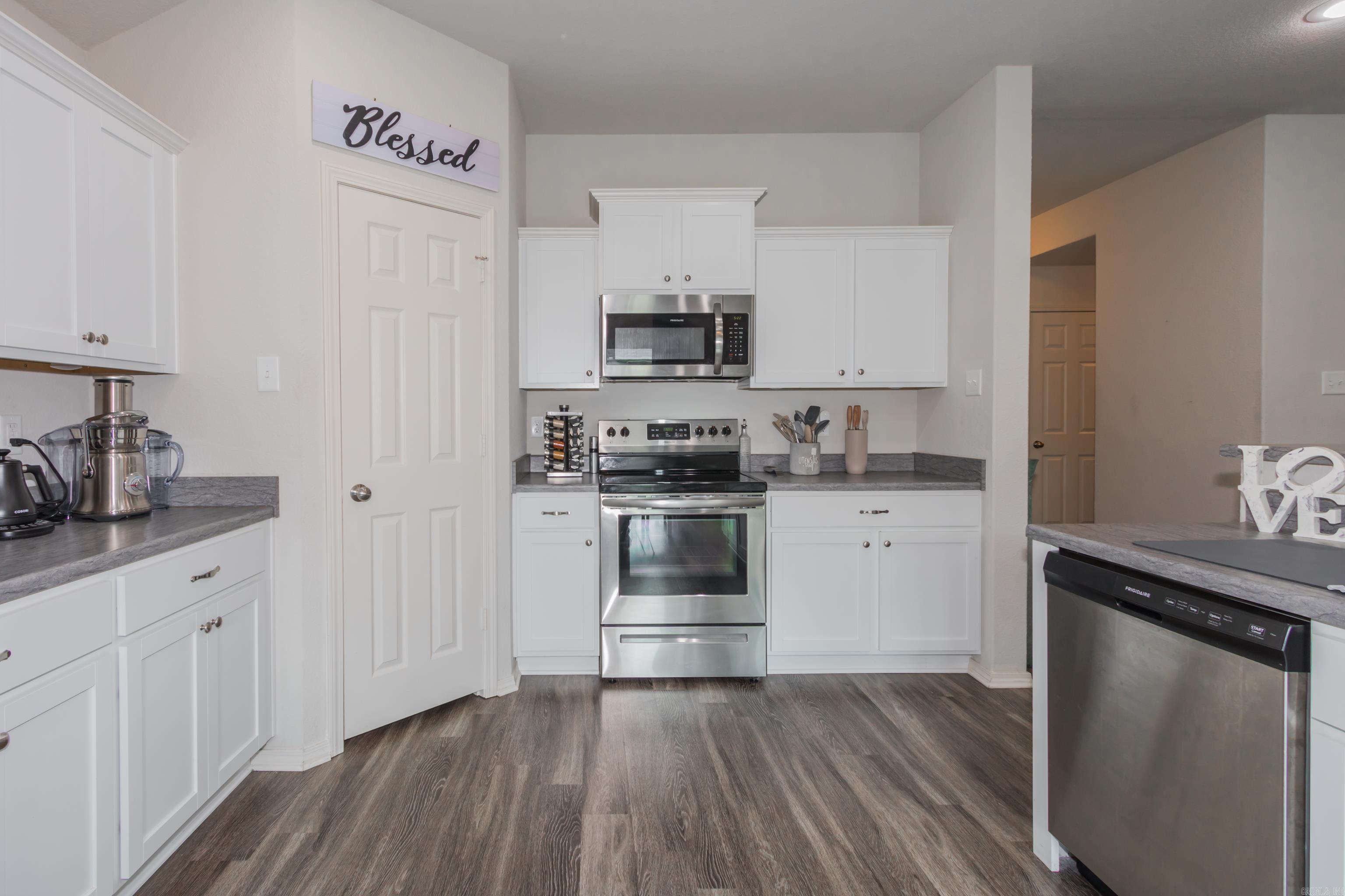 5001 Woodstream Drive Property Photo 13
