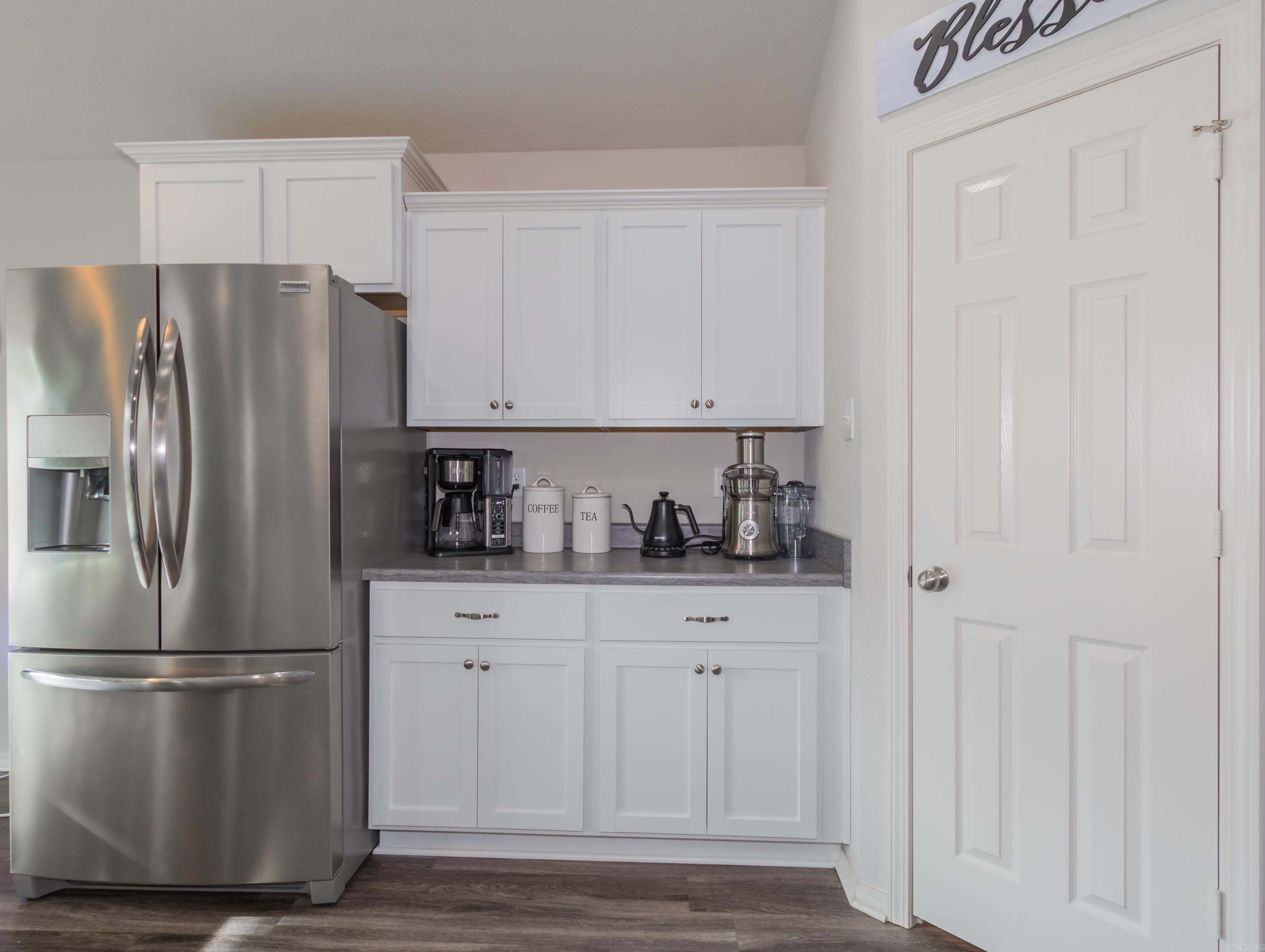 5001 Woodstream Drive Property Photo 16
