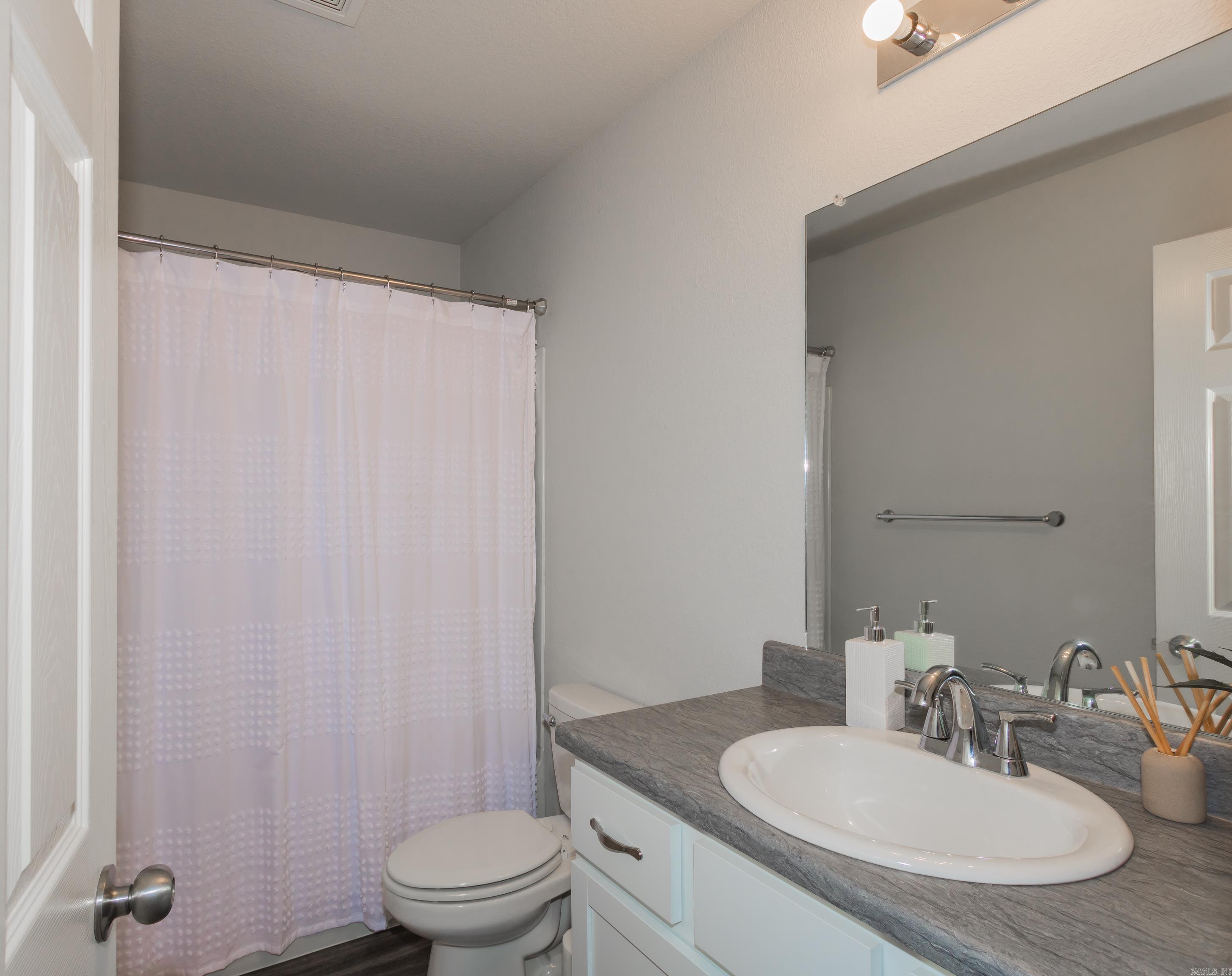 5001 Woodstream Drive Property Photo 26