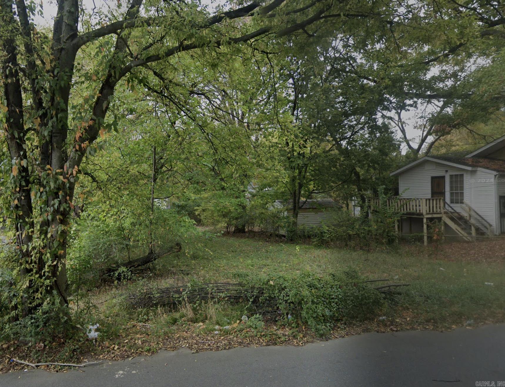 2600 S Pine Street Property Photo