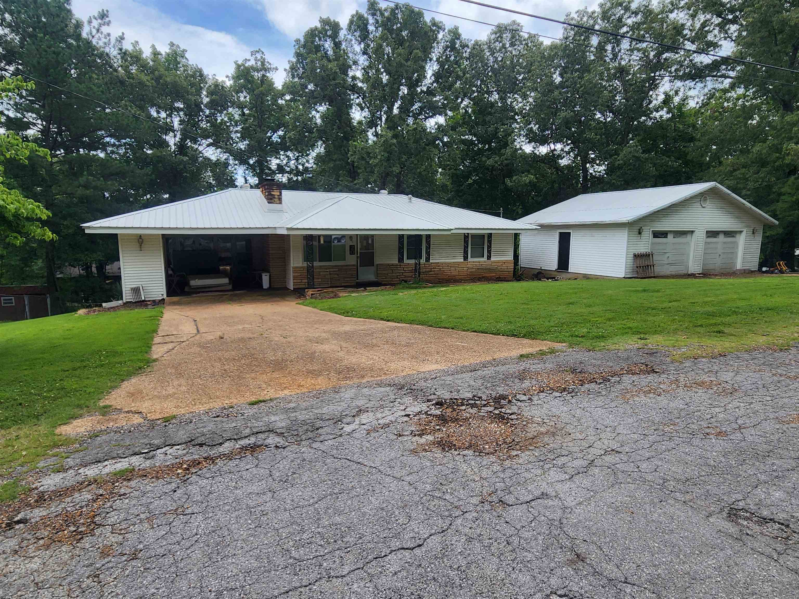 20 S Ontario Drive Property Photo