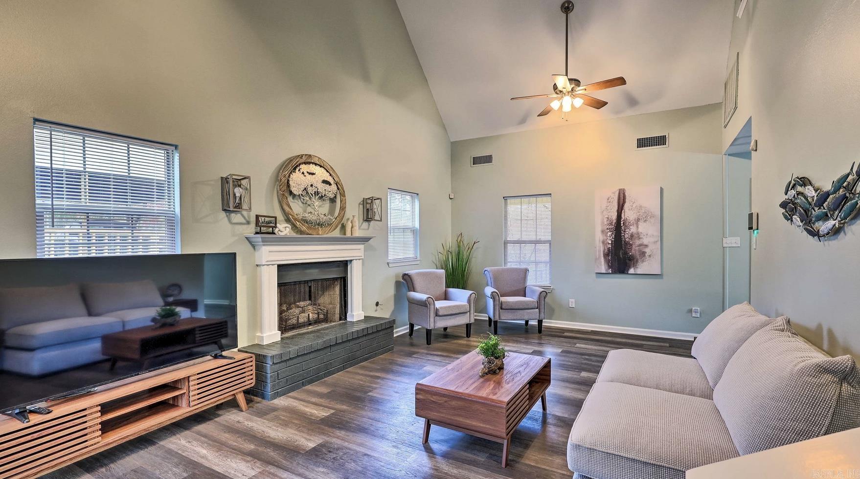 1937 Lakeshore Drive Property Photo 2