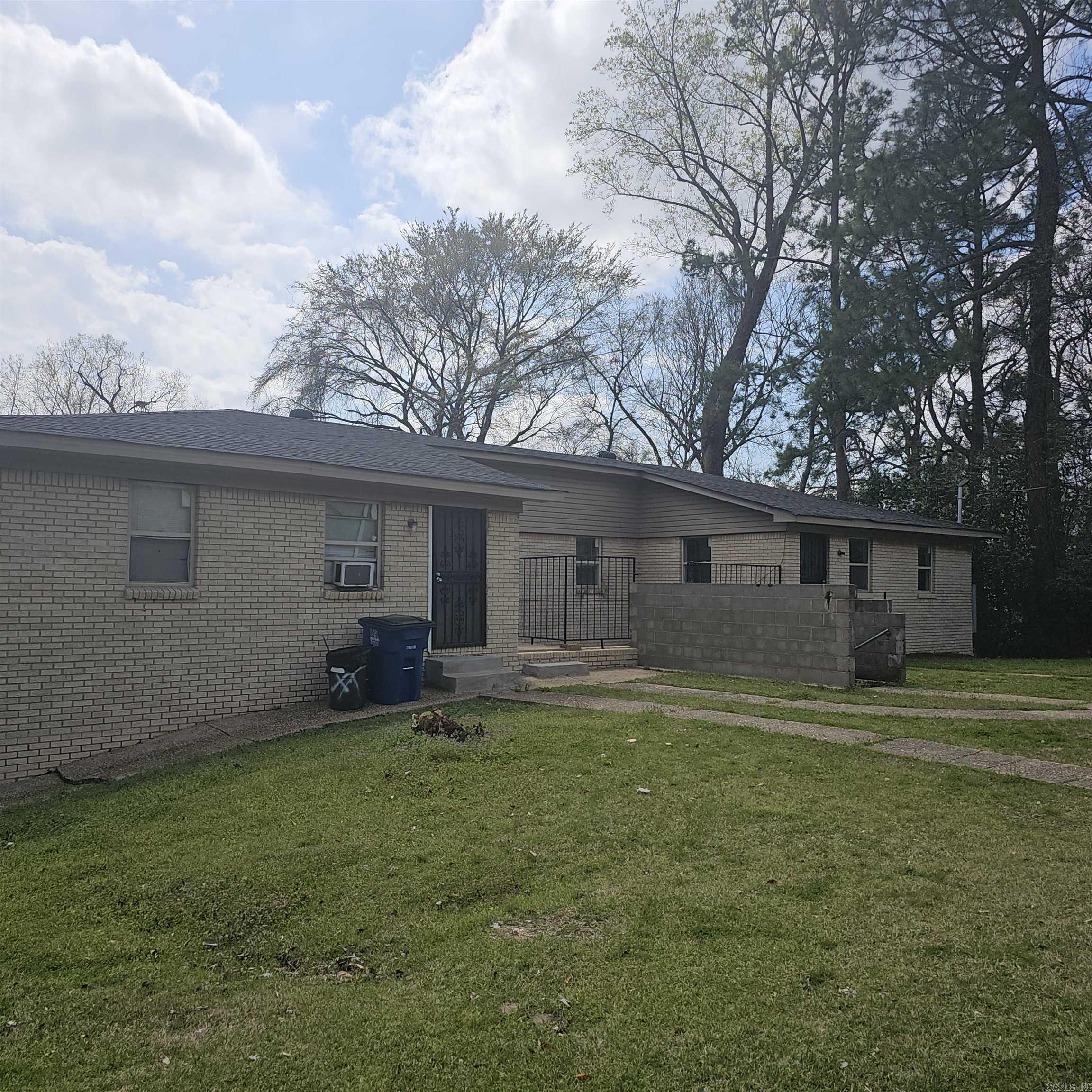 2700 Lincoln Avenue Property Photo