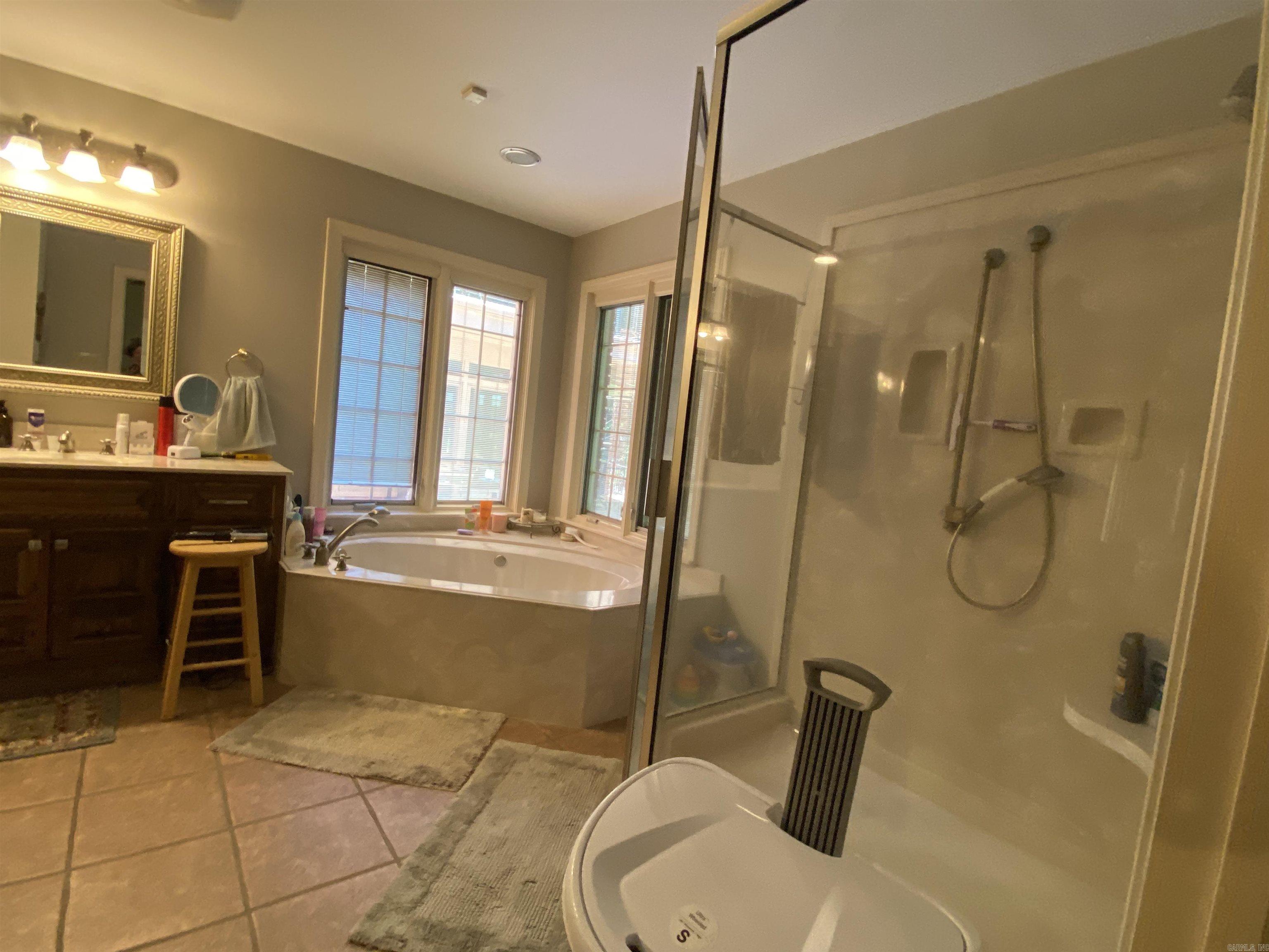 1205 Yorkshire Property Photo 34