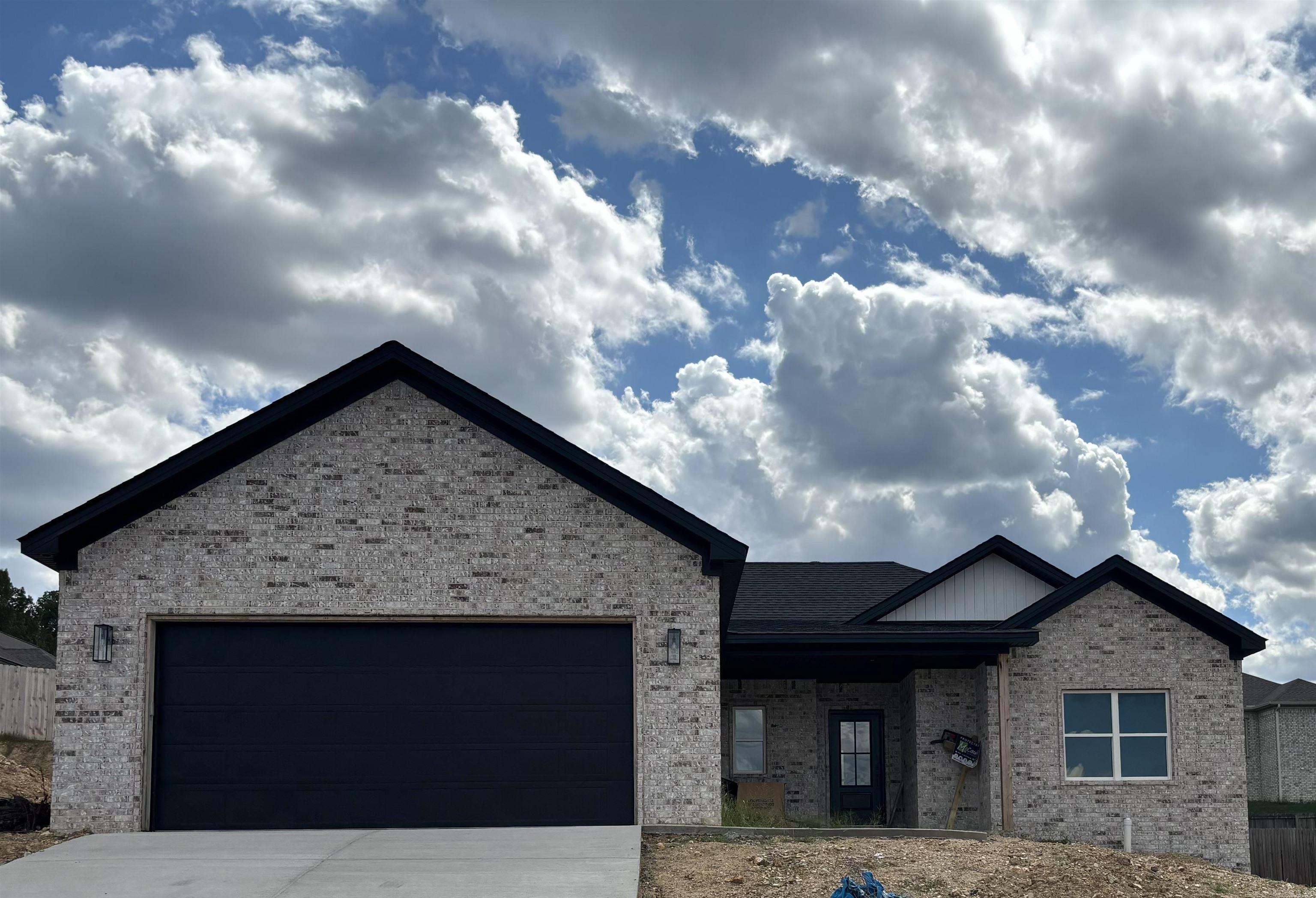 5013 Clover Brook Circle Property Photo