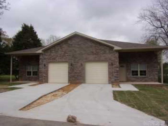 410 Mcdaniel Street Property Photo