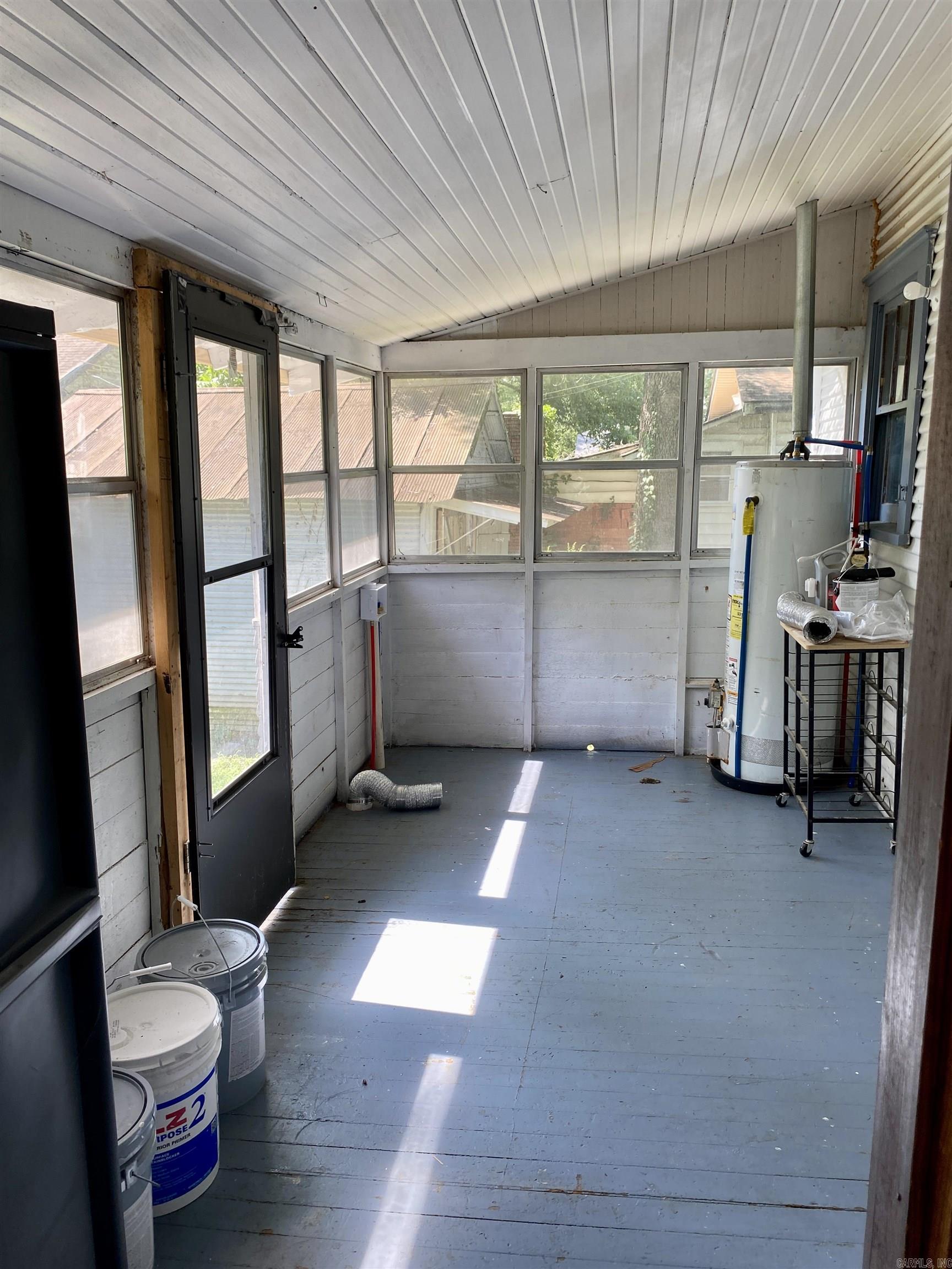 312 N Montgomery St Property Photo 18