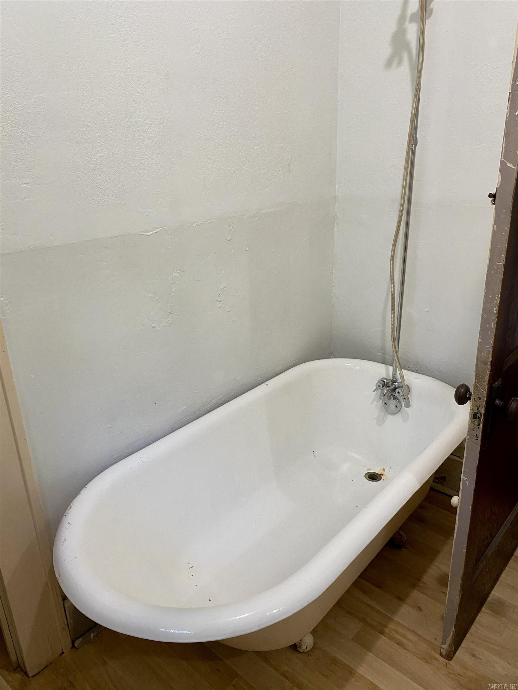 312 N Montgomery St Property Photo 21