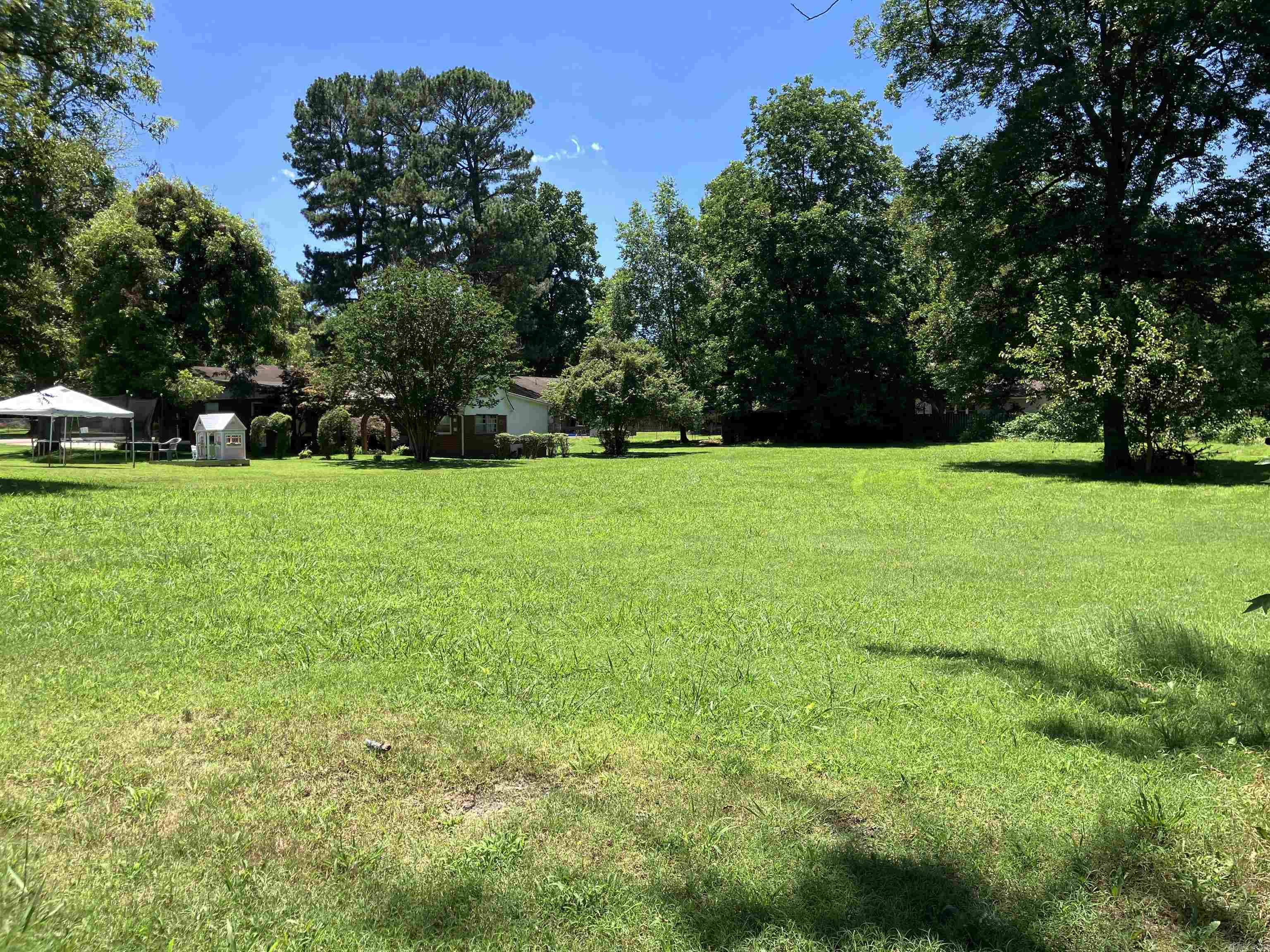 573 S Houston Avenue Property Photo 7