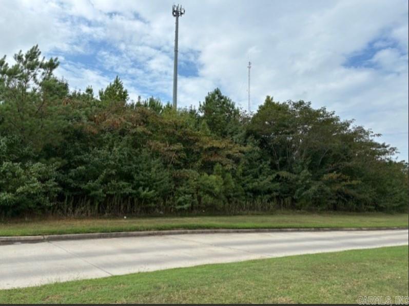 2420 N West Avenue Property Photo 1
