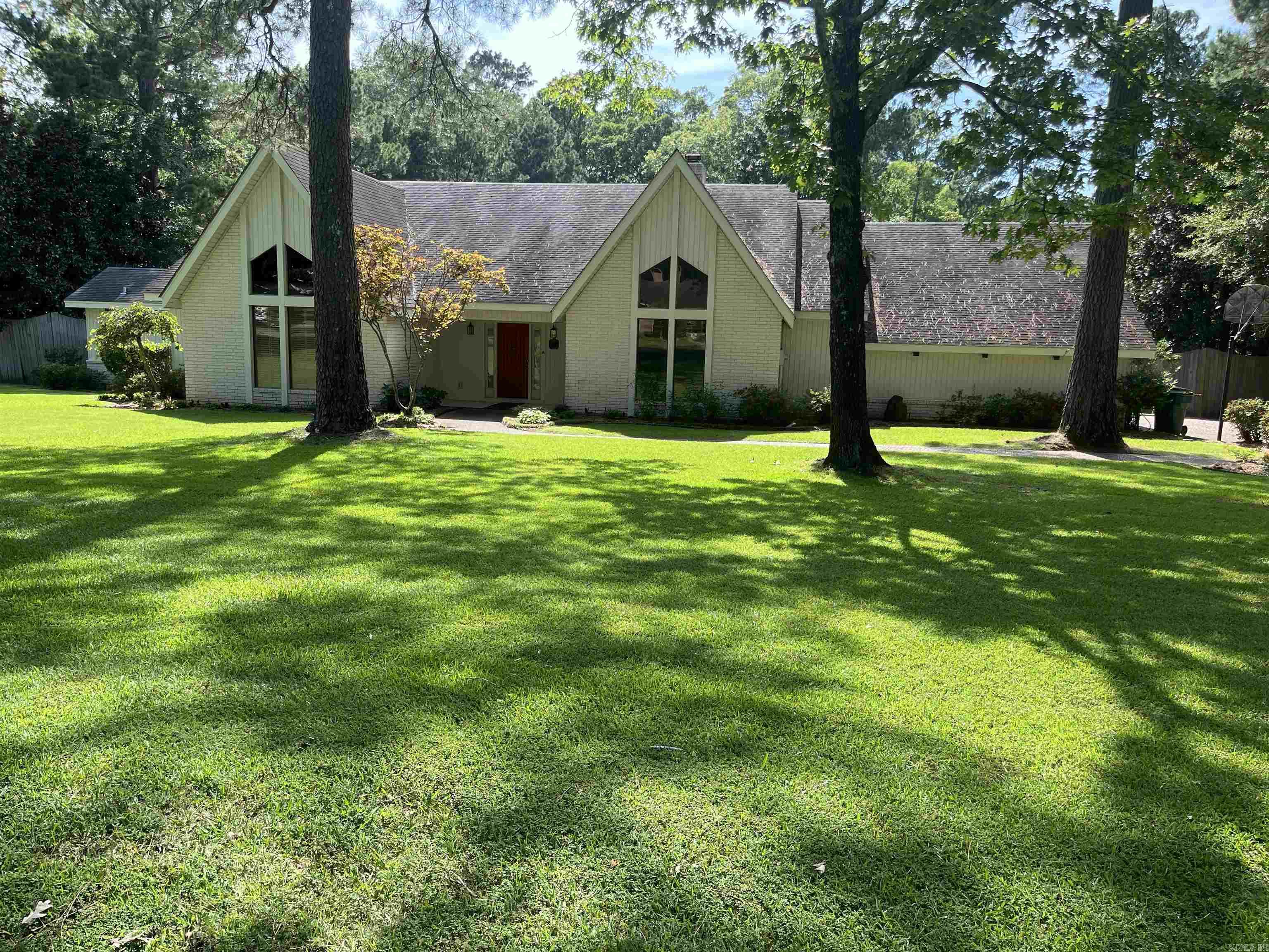 Crestview Subdivision Real Estate Listings Main Image