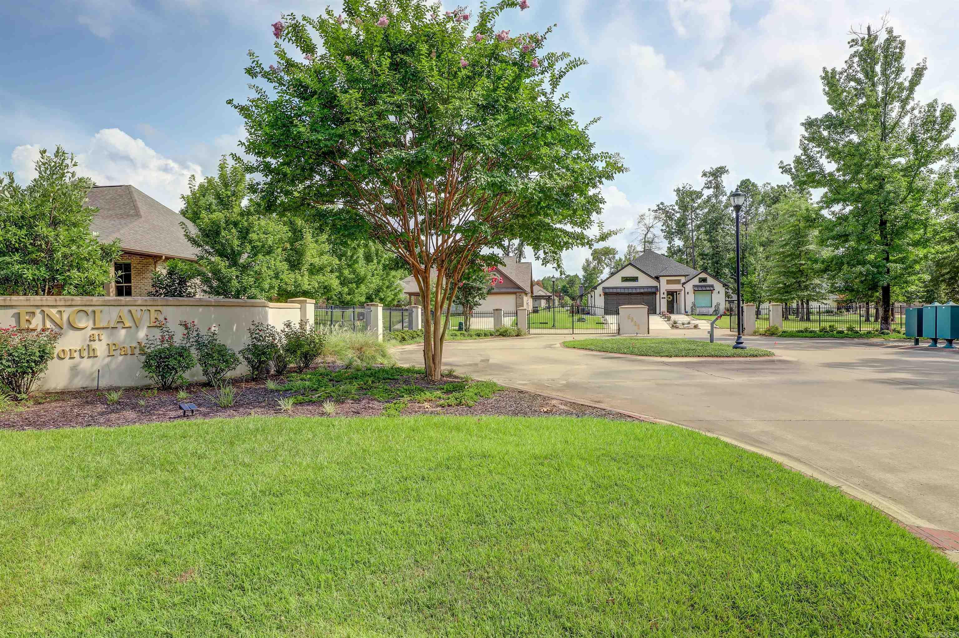8 E Enclave Cir. Property Photo 2