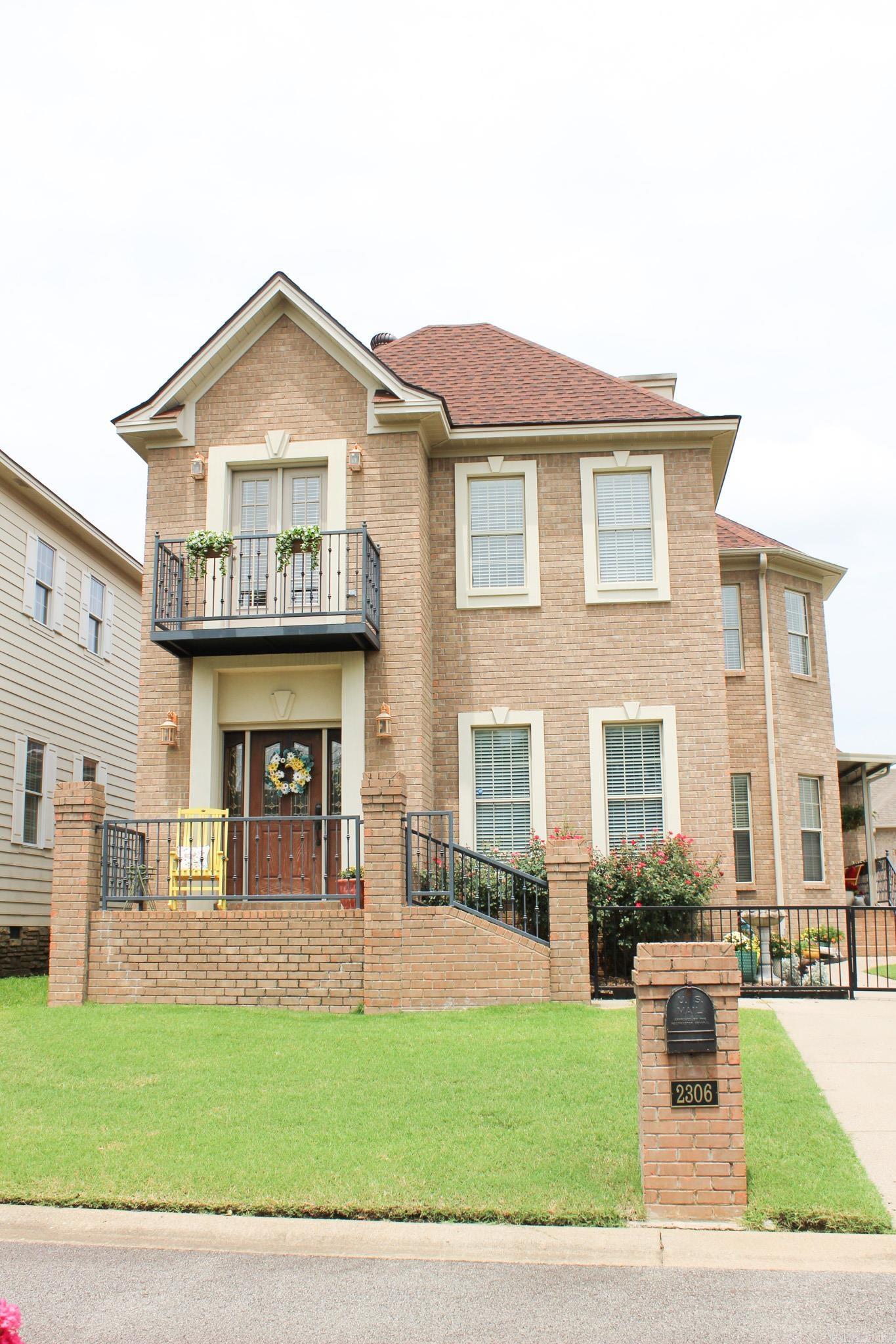 2306 Saxony Boulevard Property Photo
