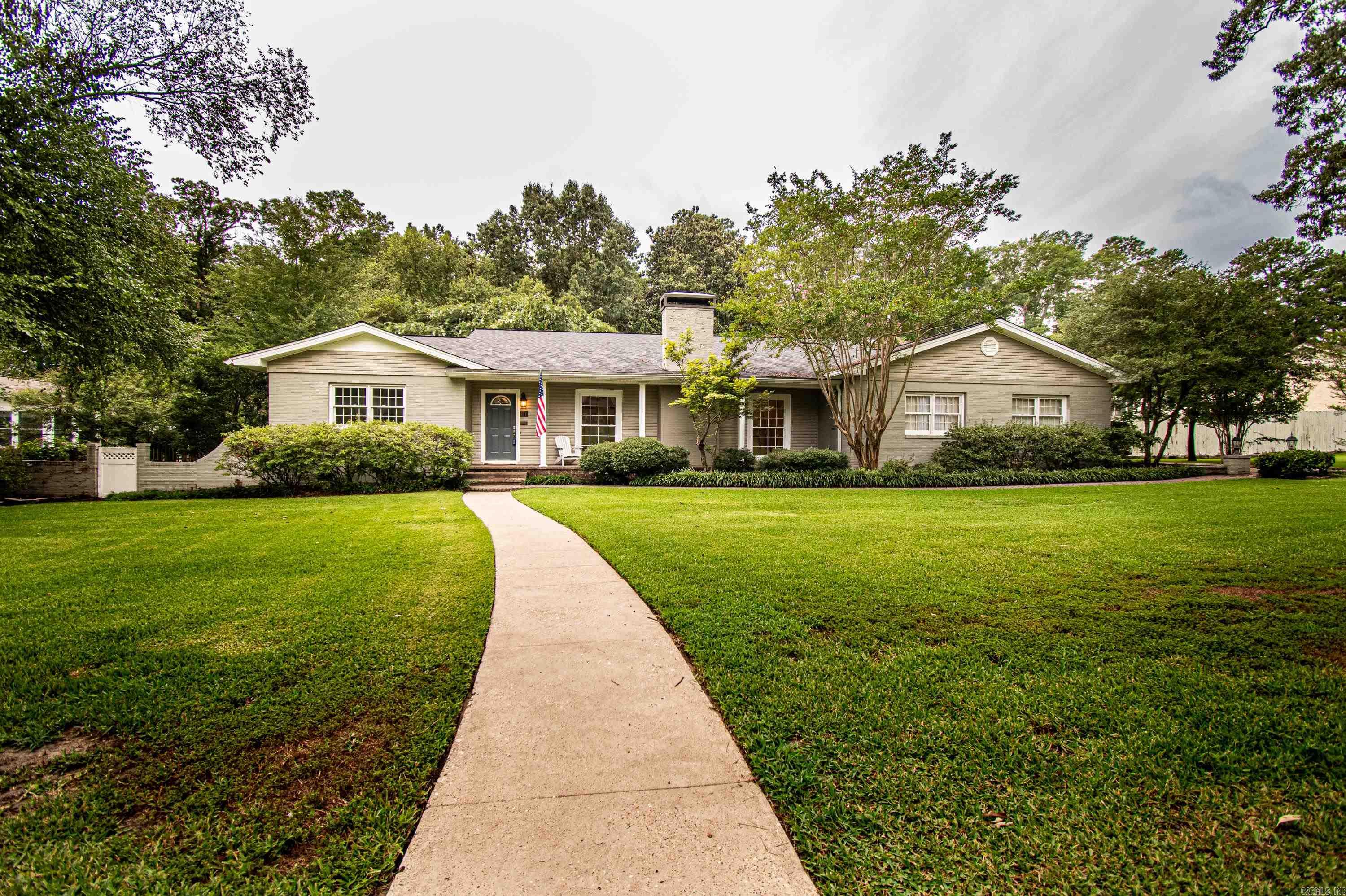 Country Club Colony Real Estate Listings Main Image