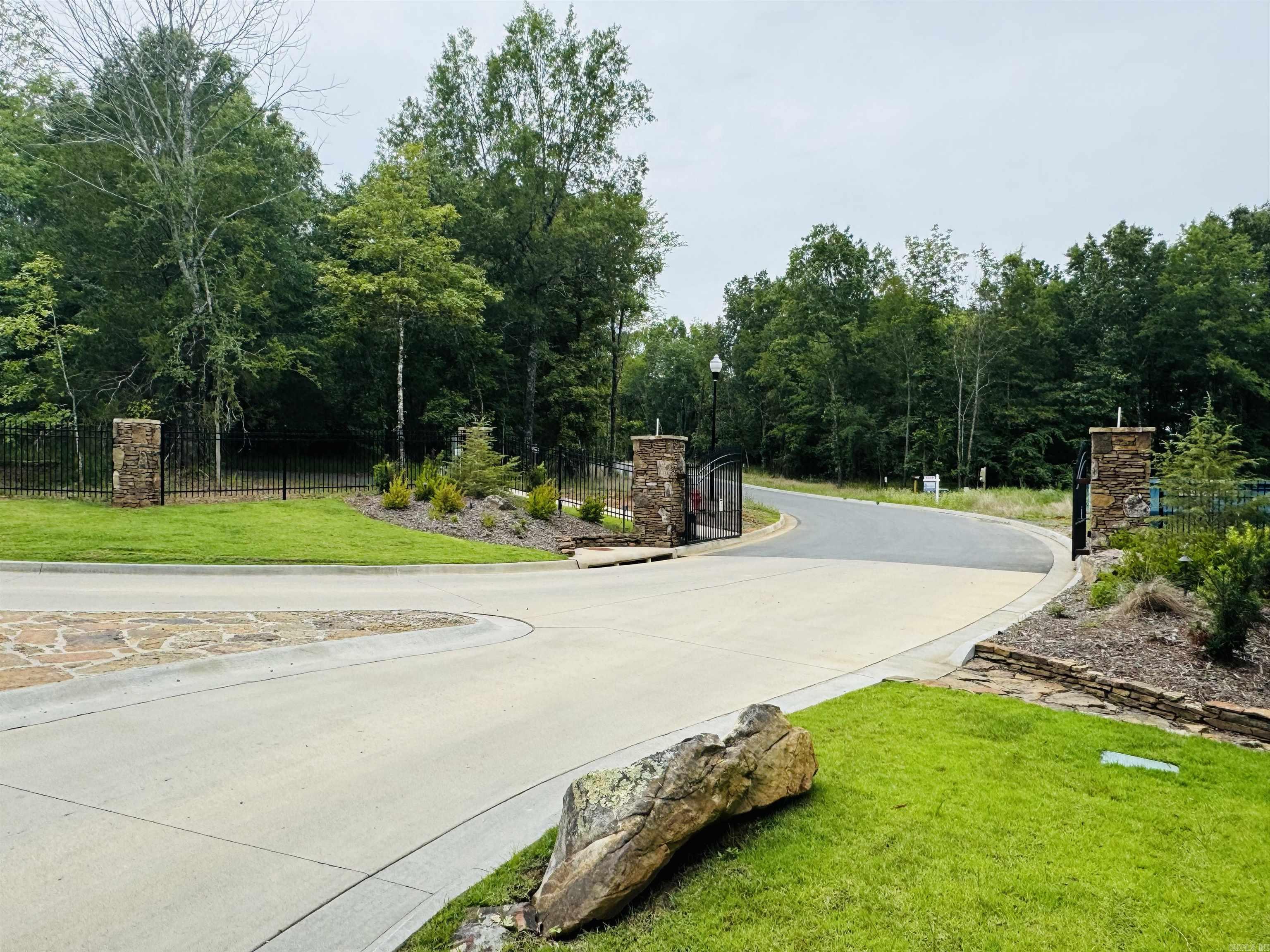 102 Shagbark Trail Property Photo 6