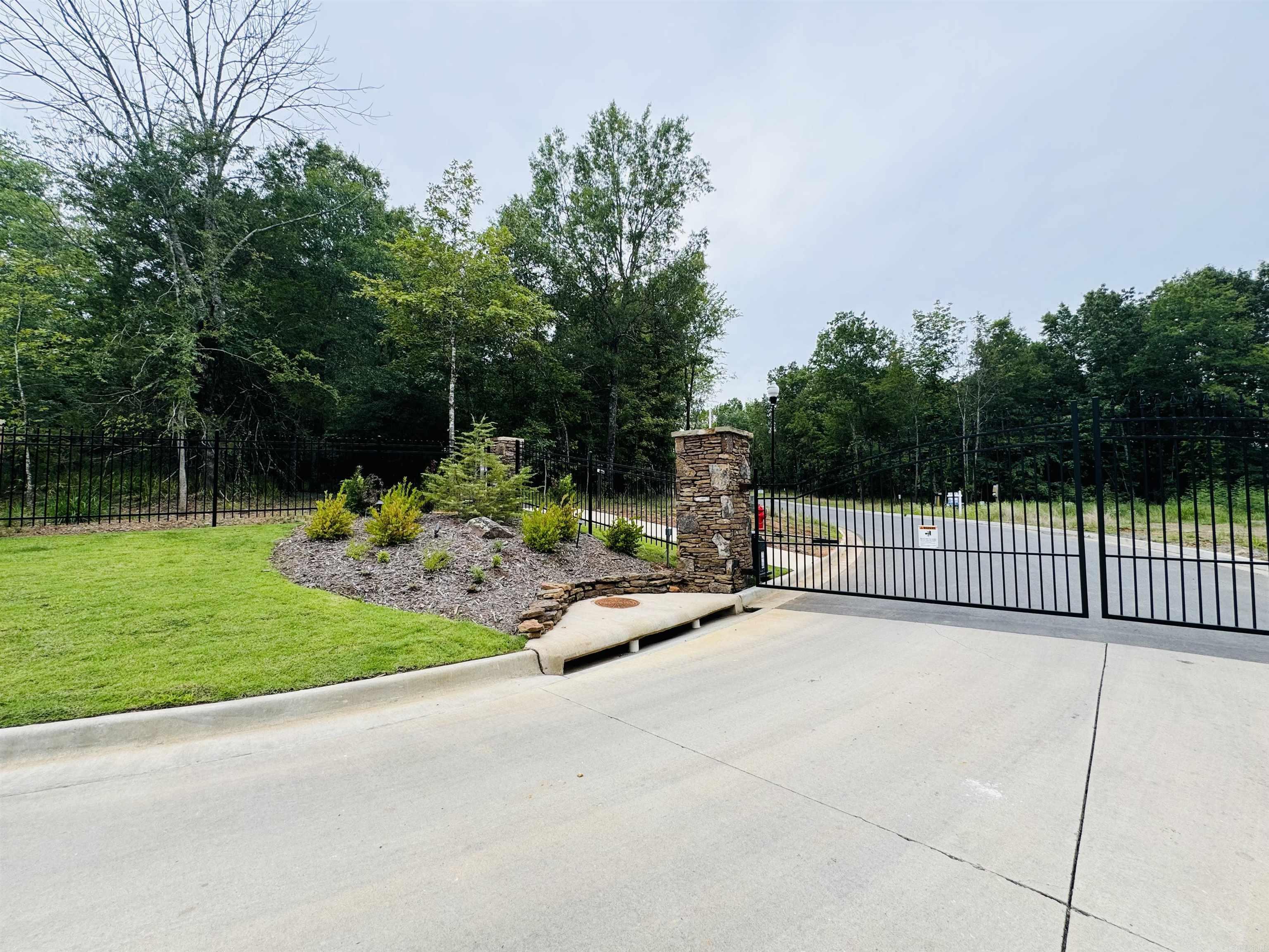 302 Devoe Bend Drive Property Photo 4