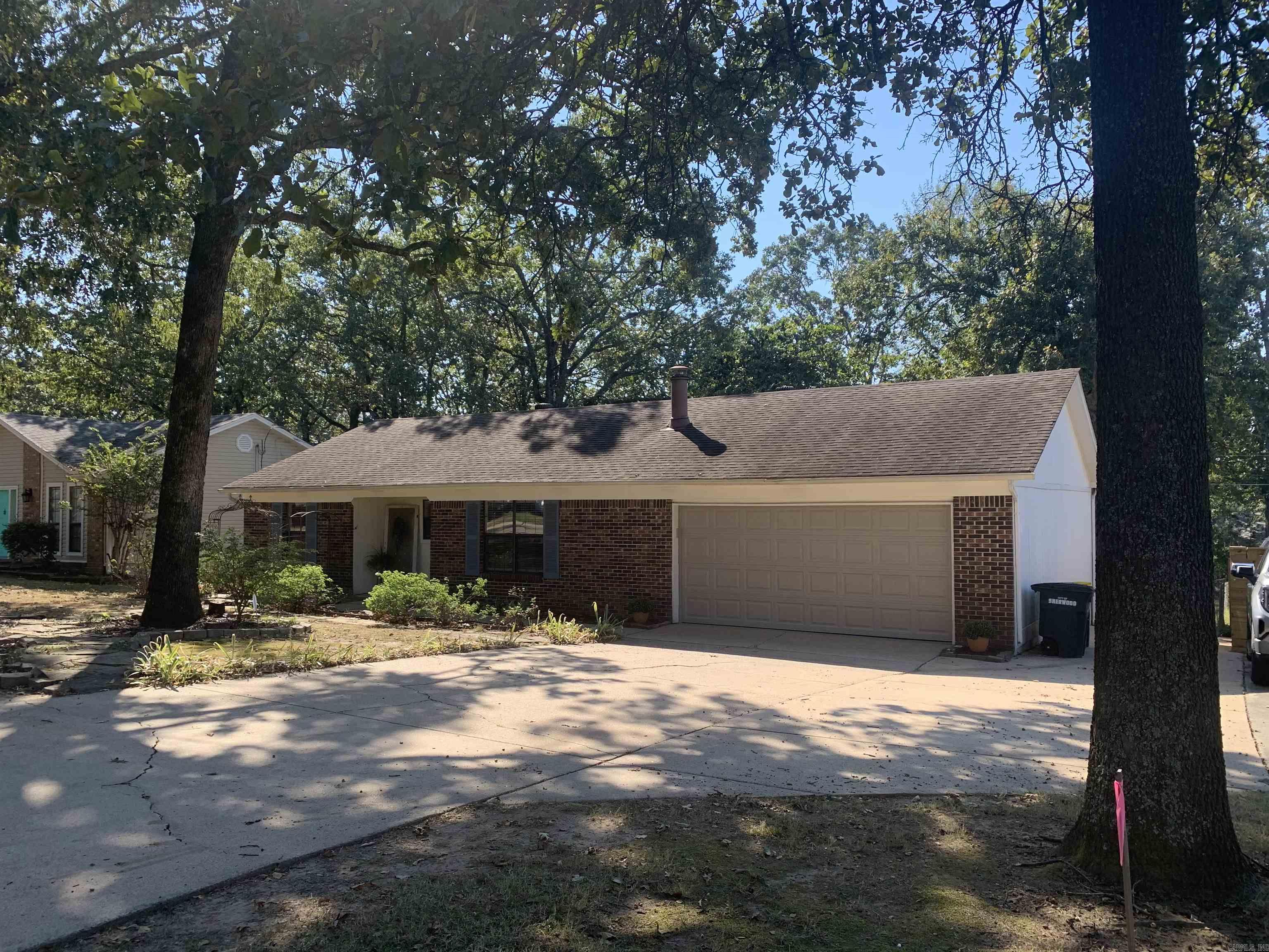 2212 E Maryland Avenue Property Photo