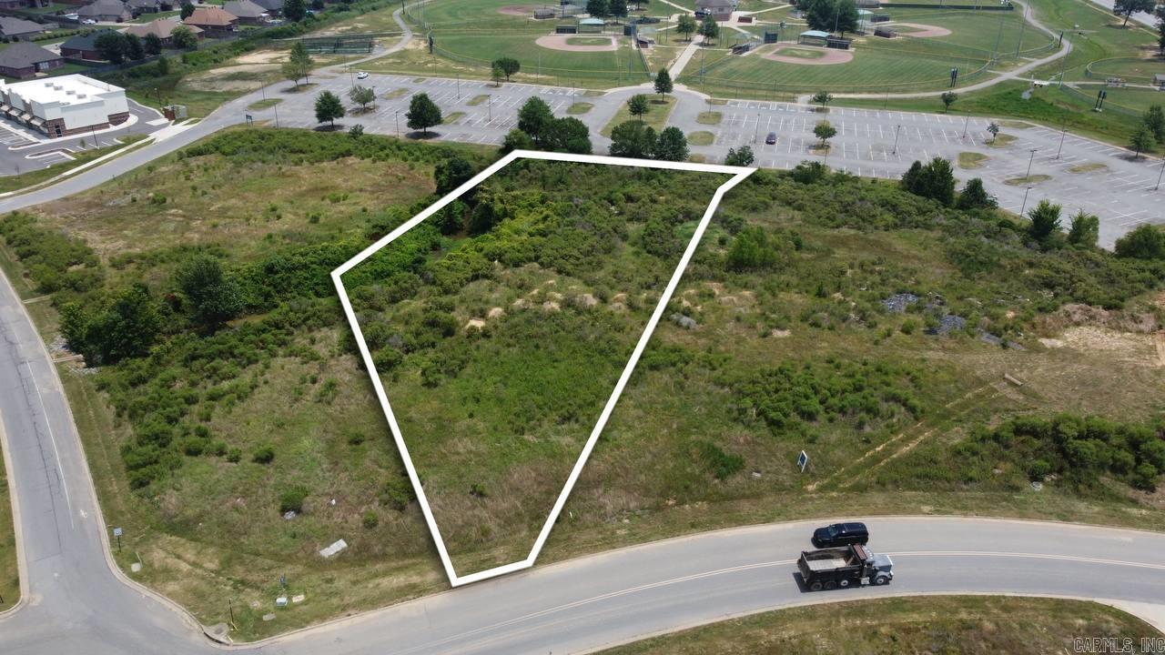 000 Country Club - White Oak Property Photo 1