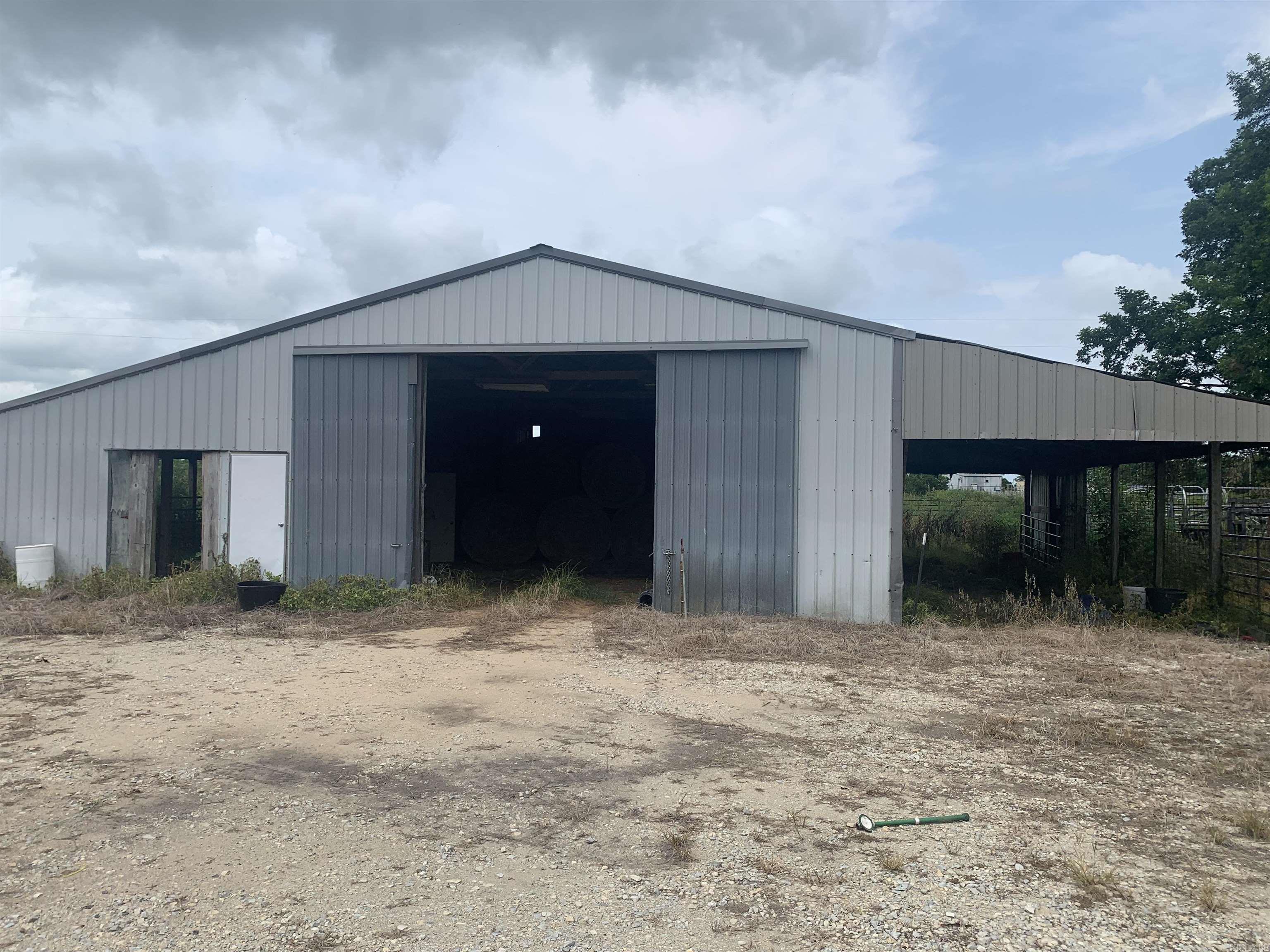 21 Acres W Oak Property Photo 1