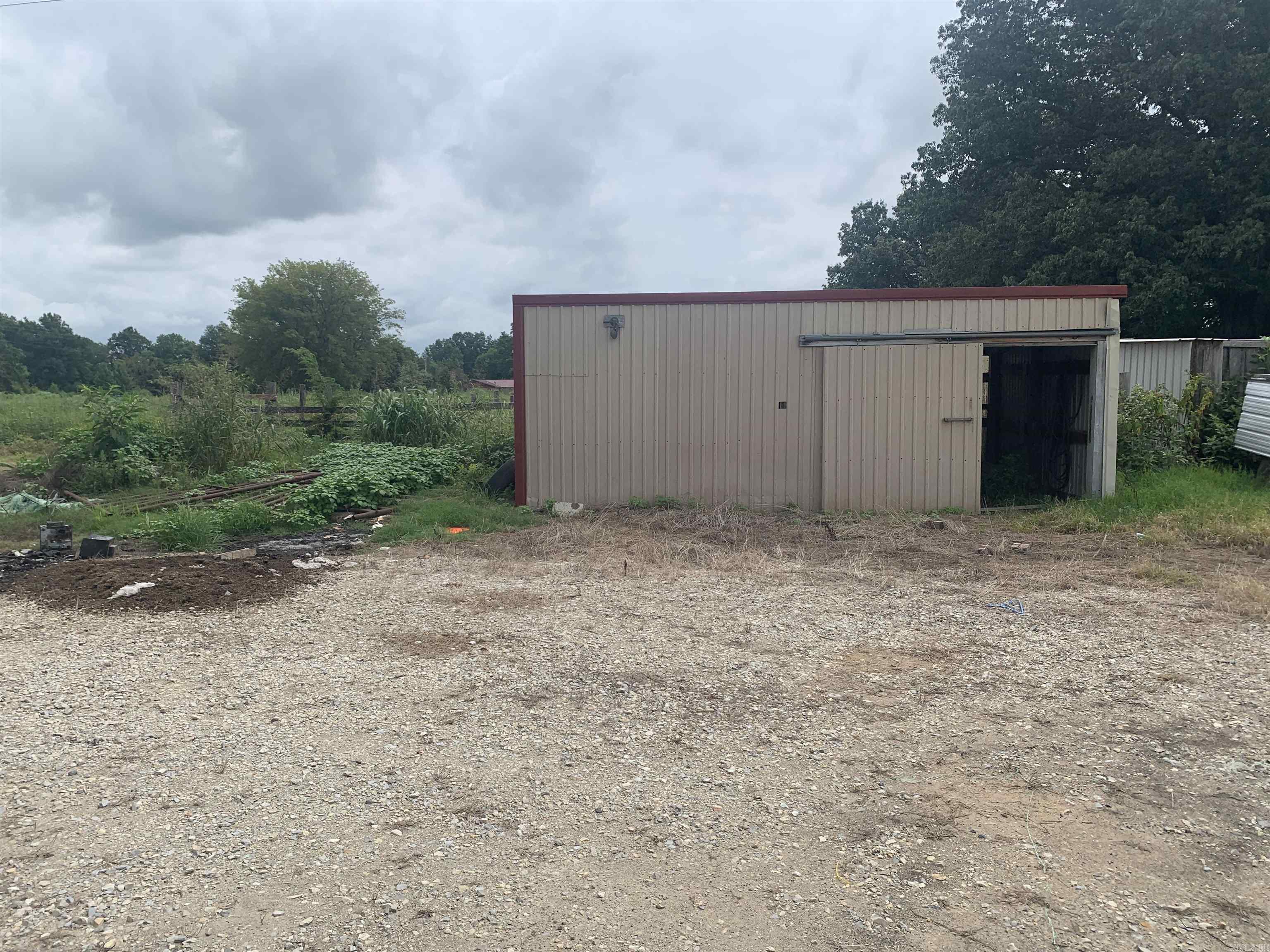 21 Acres W Oak Property Photo 2